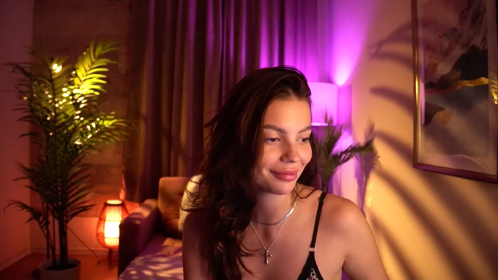 Gallery image thumbnail from hollydollly_'s myfreecams stream on, 05/15/2024, 21:15 image 11 of 20