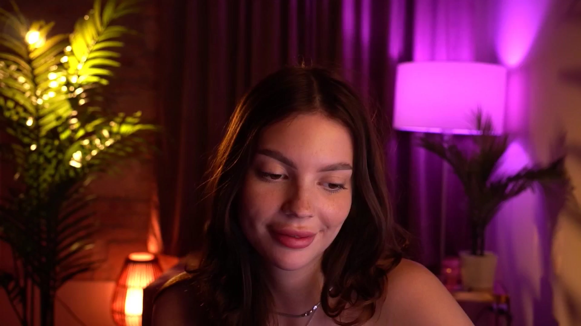 Gallery image thumbnail from hollydollly_'s myfreecams stream on, 05/16/2024, 23:51 image 14 of 20