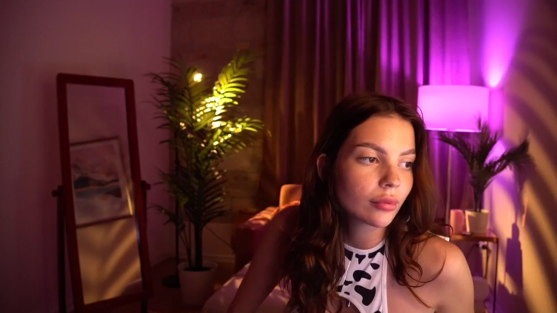 Gallery image thumbnail from hollydollly_'s myfreecams stream on, 05/21/2024, 22:54 image 20 of 20