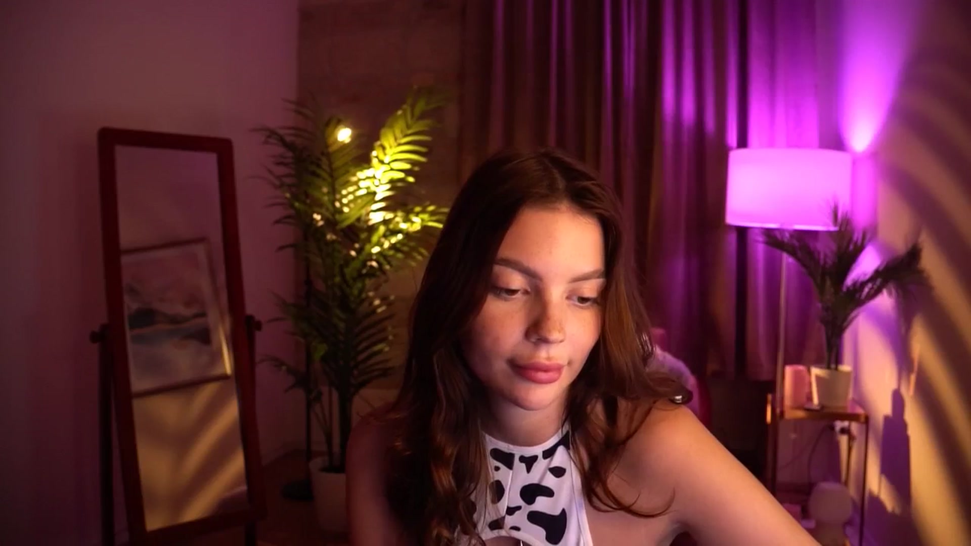 Gallery image thumbnail from hollydollly_'s myfreecams stream on, 05/21/2024, 22:54 image 18 of 20