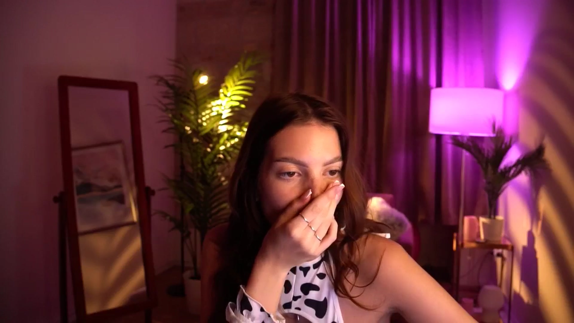 Gallery image thumbnail from hollydollly_'s myfreecams stream on, 05/21/2024, 22:54 image 19 of 20
