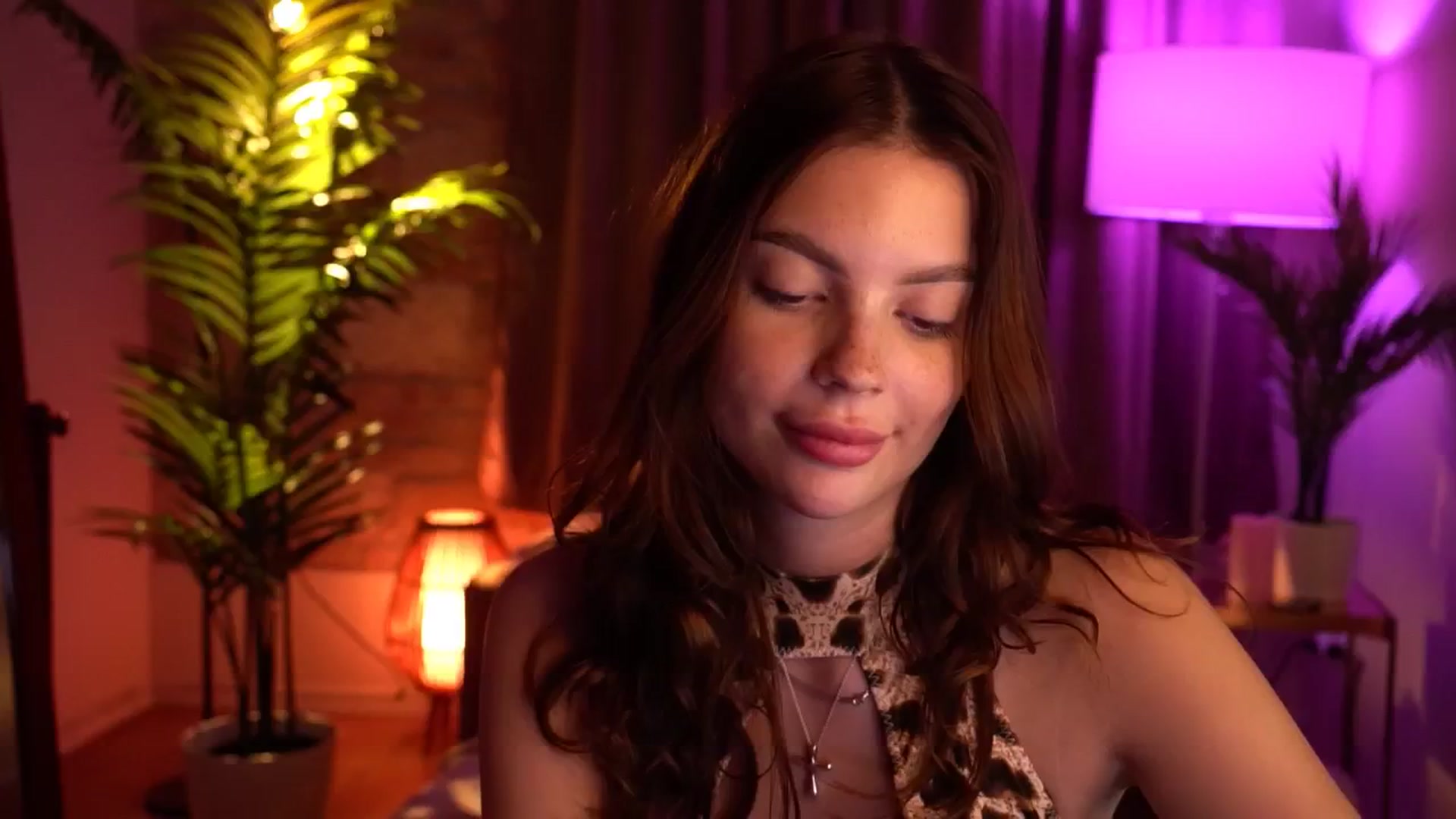 Gallery image thumbnail from hollydollly_'s myfreecams stream on, 05/22/2024, 23:51 image 3 of 20