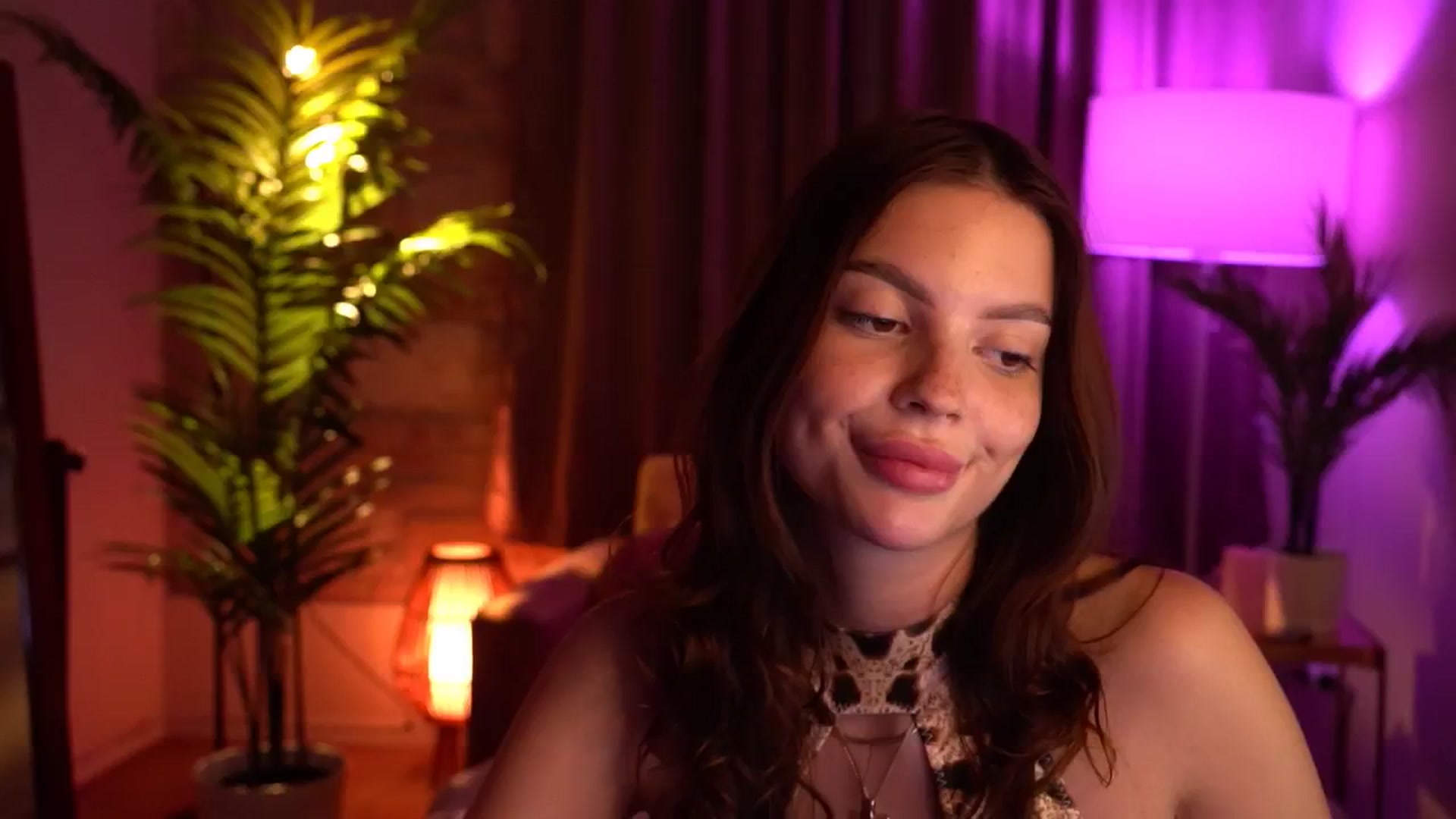 Gallery image thumbnail from hollydollly_'s myfreecams stream on, 05/22/2024, 23:51 image 19 of 20