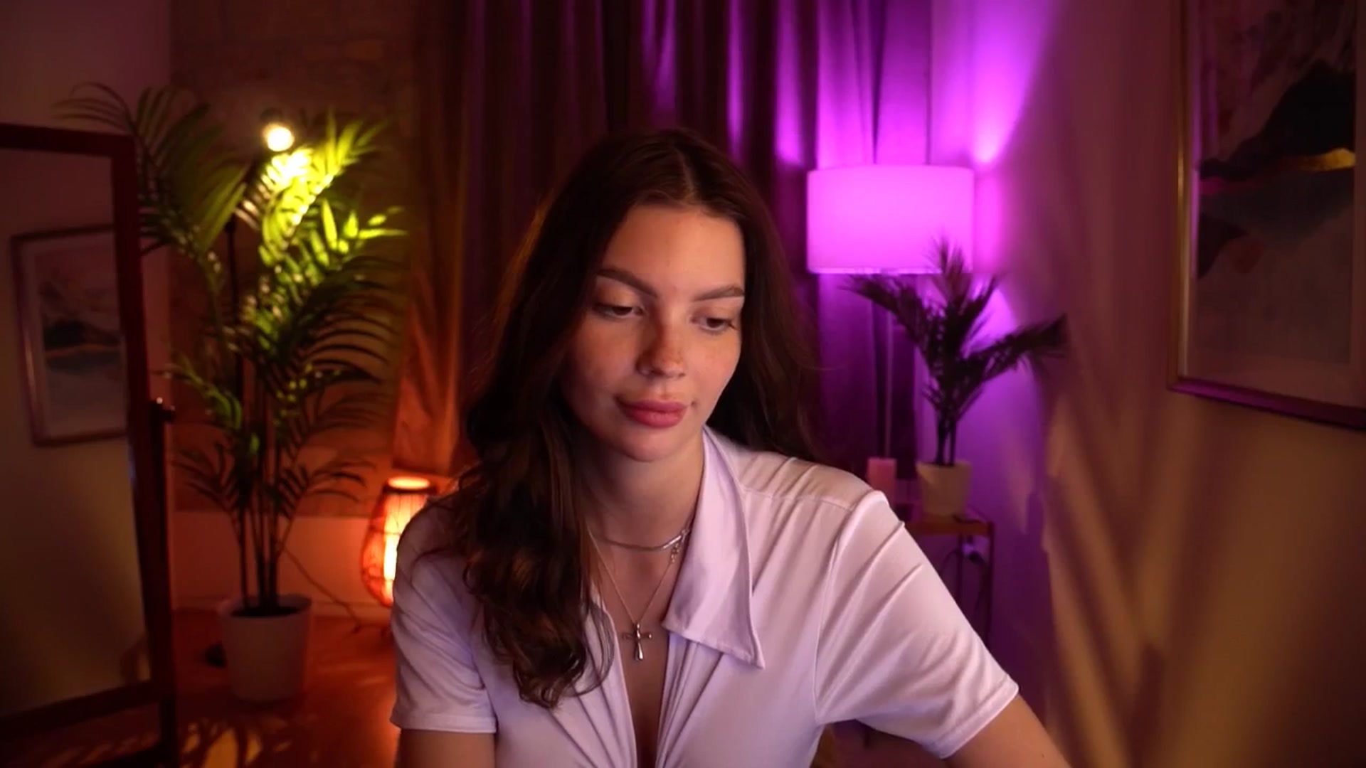 Gallery image thumbnail from hollydollly_'s myfreecams stream on, 05/25/2024, 15:44 image 2 of 20