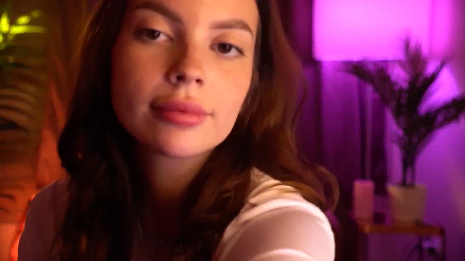 Gallery image thumbnail from hollydollly_'s myfreecams stream on, 05/25/2024, 15:44 image 5 of 20