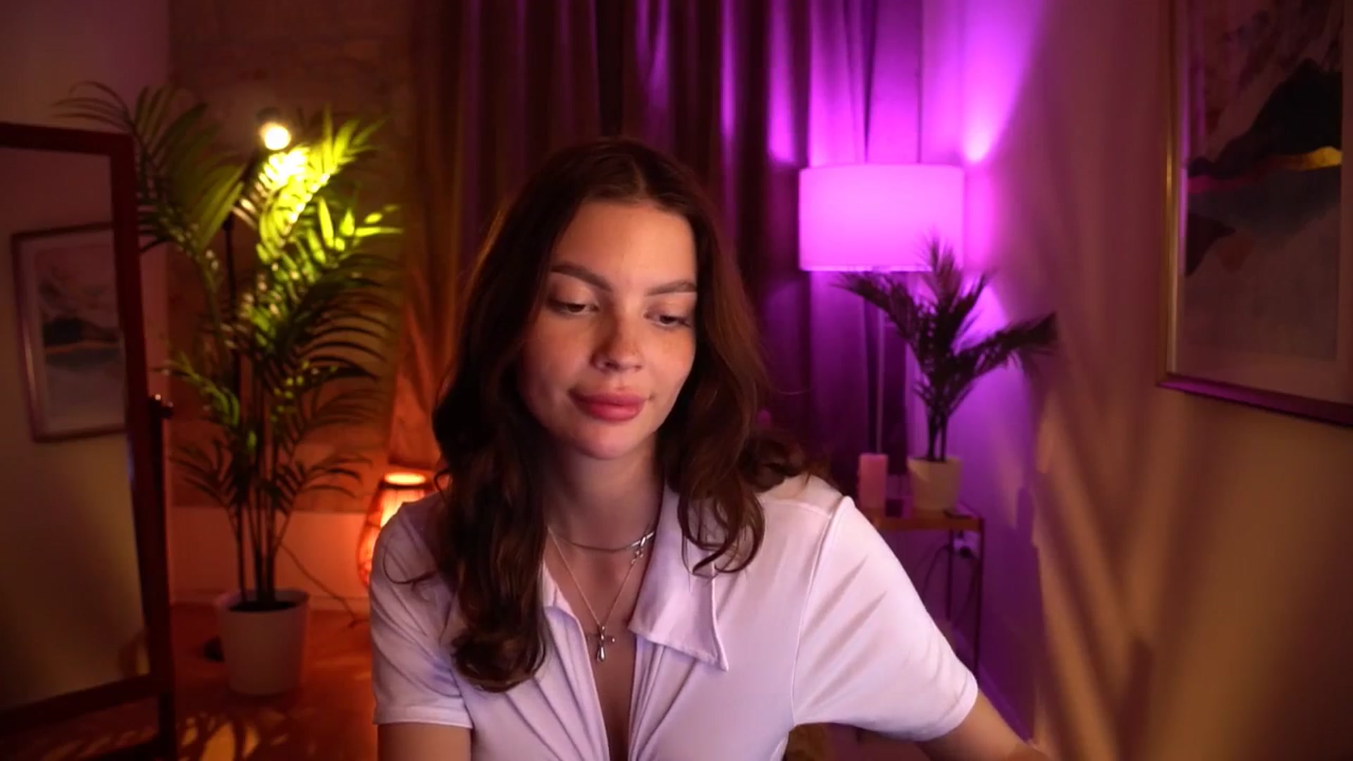 Gallery image thumbnail from hollydollly_'s myfreecams stream on, 05/25/2024, 15:44 image 3 of 20
