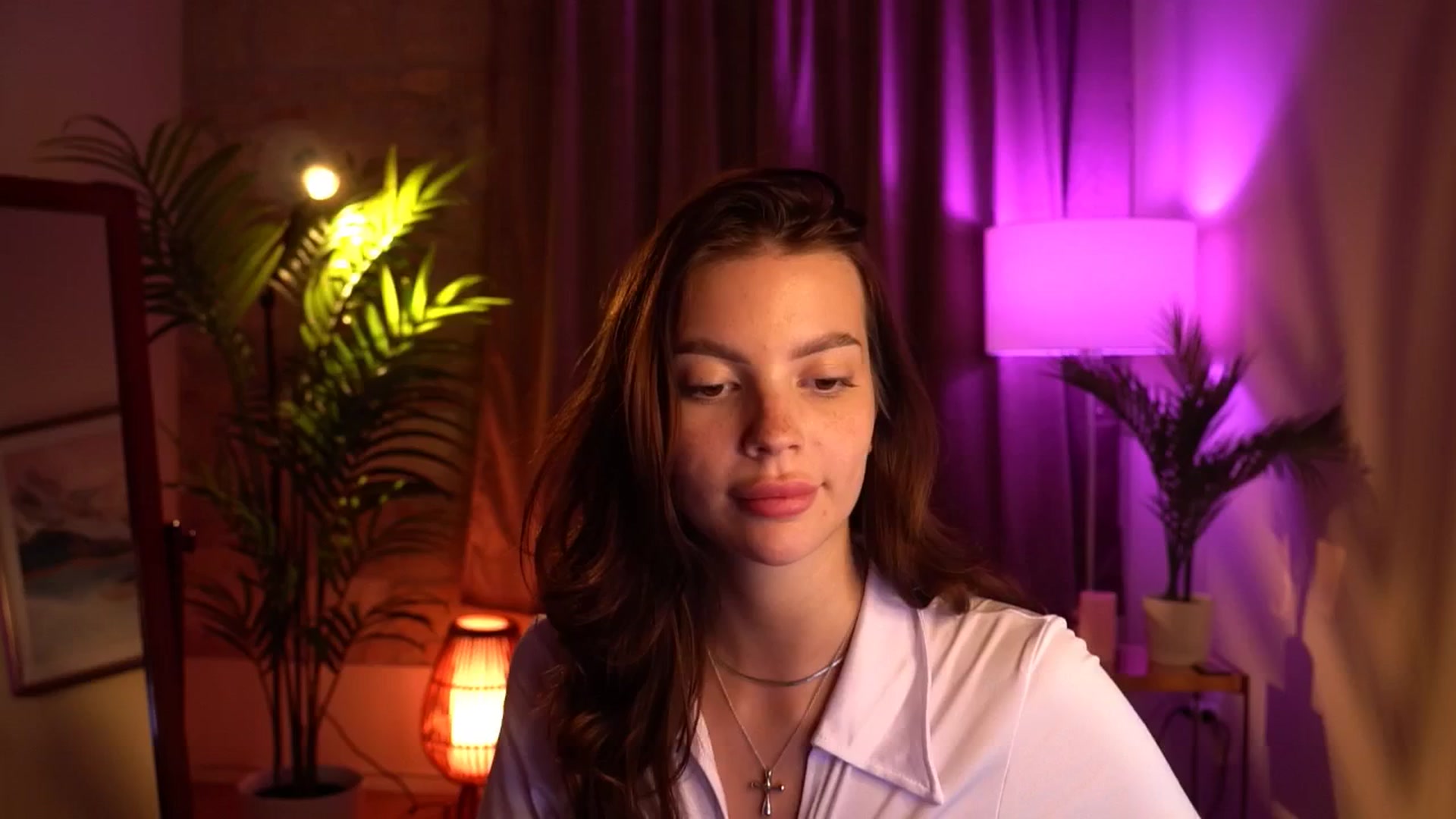 Gallery image thumbnail from hollydollly_'s myfreecams stream on, 05/26/2024, 18:27 image 7 of 20