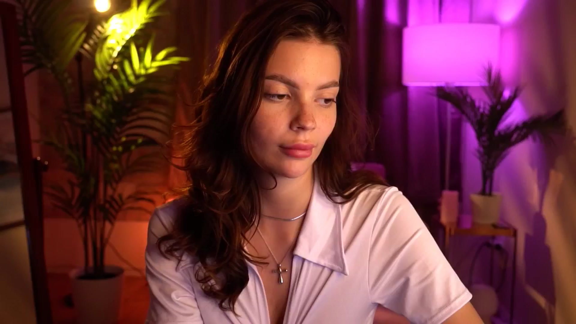 Gallery image thumbnail from hollydollly_'s myfreecams stream on, 05/26/2024, 18:27 image 13 of 20