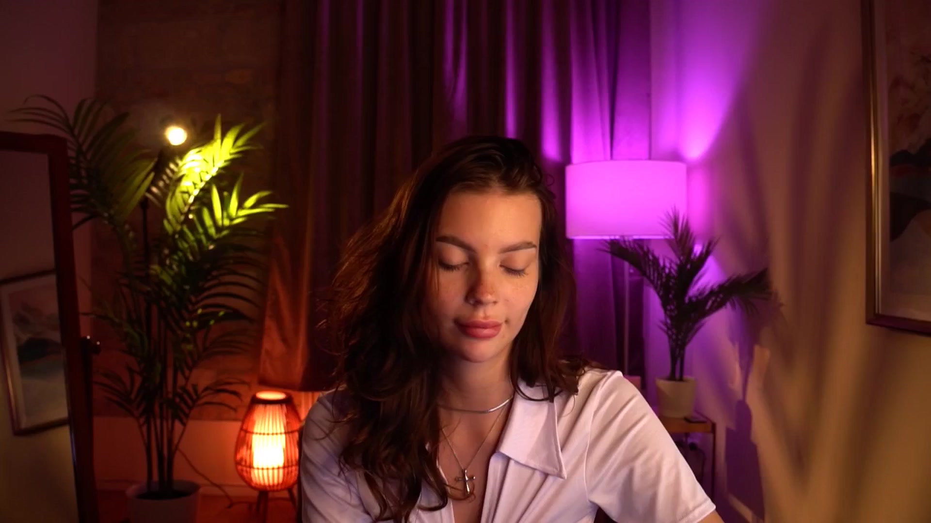 Gallery image thumbnail from hollydollly_'s myfreecams stream on, 05/26/2024, 18:58 image 15 of 20