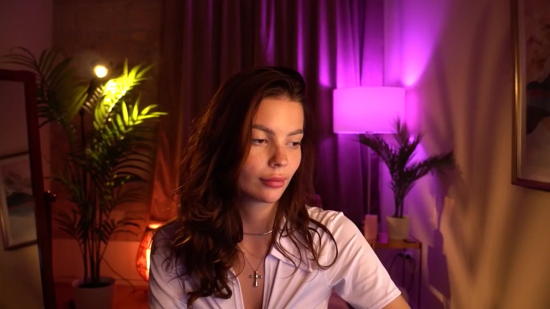 Gallery image thumbnail from hollydollly_'s myfreecams stream on, 05/26/2024, 21:05 image 3 of 20