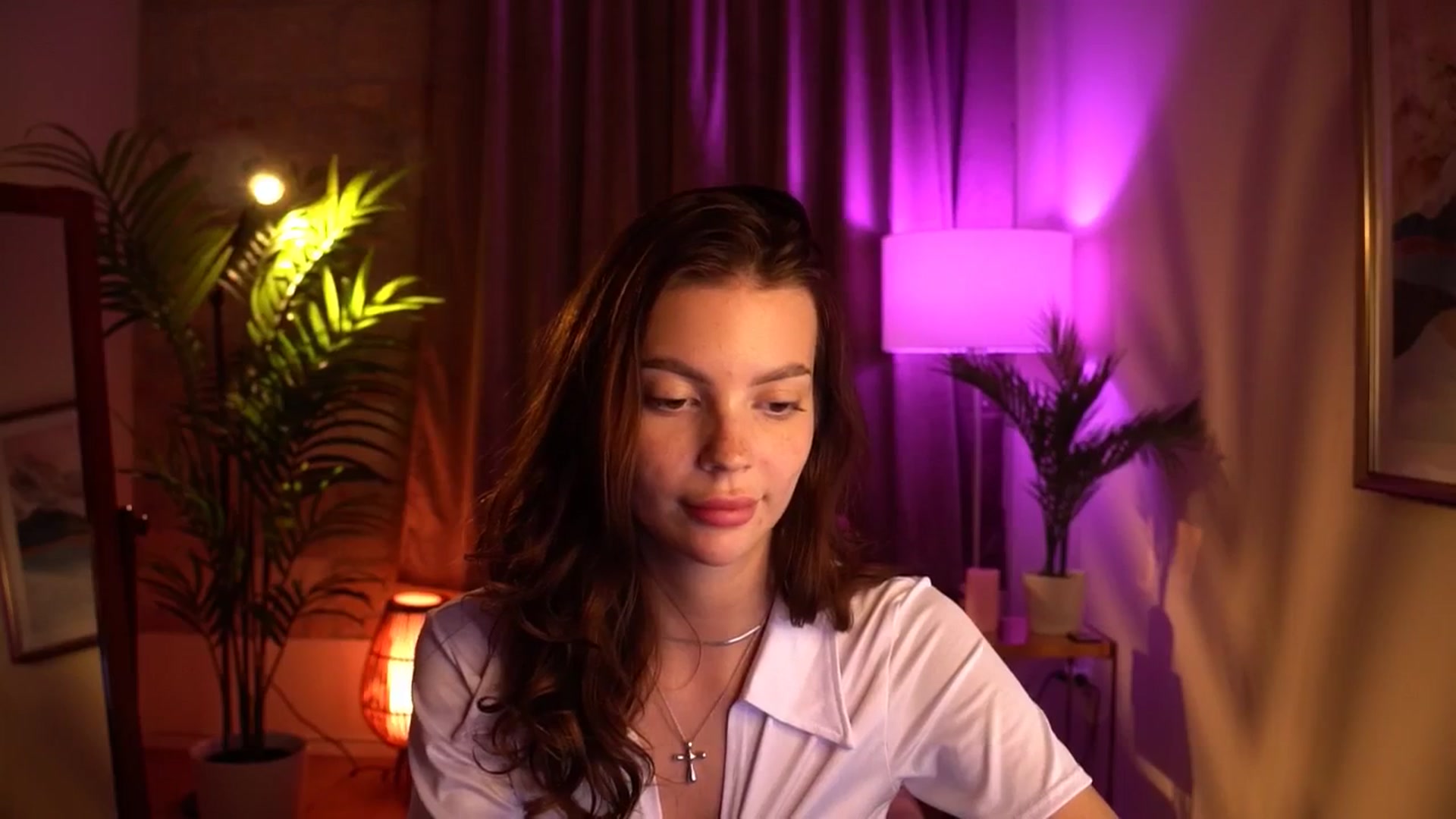 Gallery image thumbnail from hollydollly_'s myfreecams stream on, 05/26/2024, 21:05 image 4 of 20