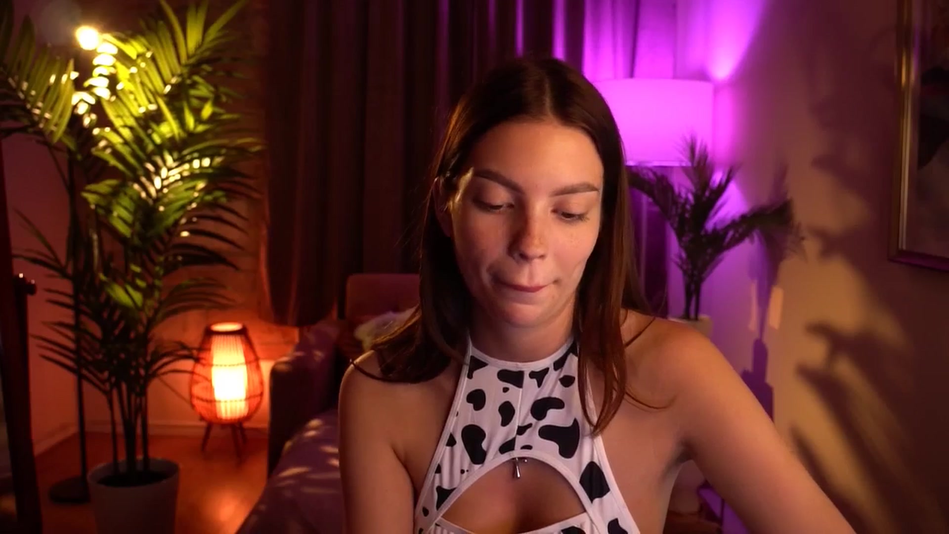 Gallery image thumbnail from hollydollly_'s myfreecams stream on, 05/27/2024, 22:45 image 5 of 20