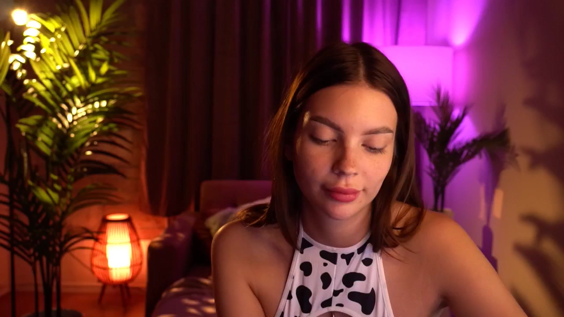 Gallery image thumbnail from hollydollly_'s myfreecams stream on, 05/27/2024, 23:25 image 17 of 20