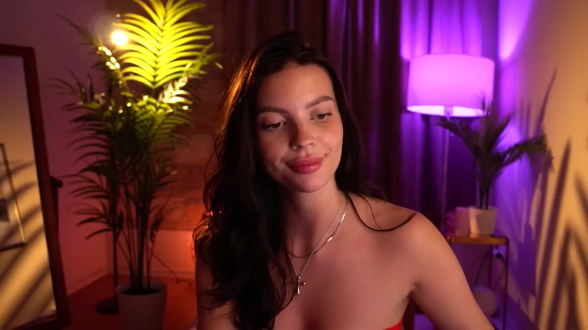 Gallery image thumbnail from hollydollly_'s myfreecams stream on, 06/04/2024, 24:17 image 18 of 20