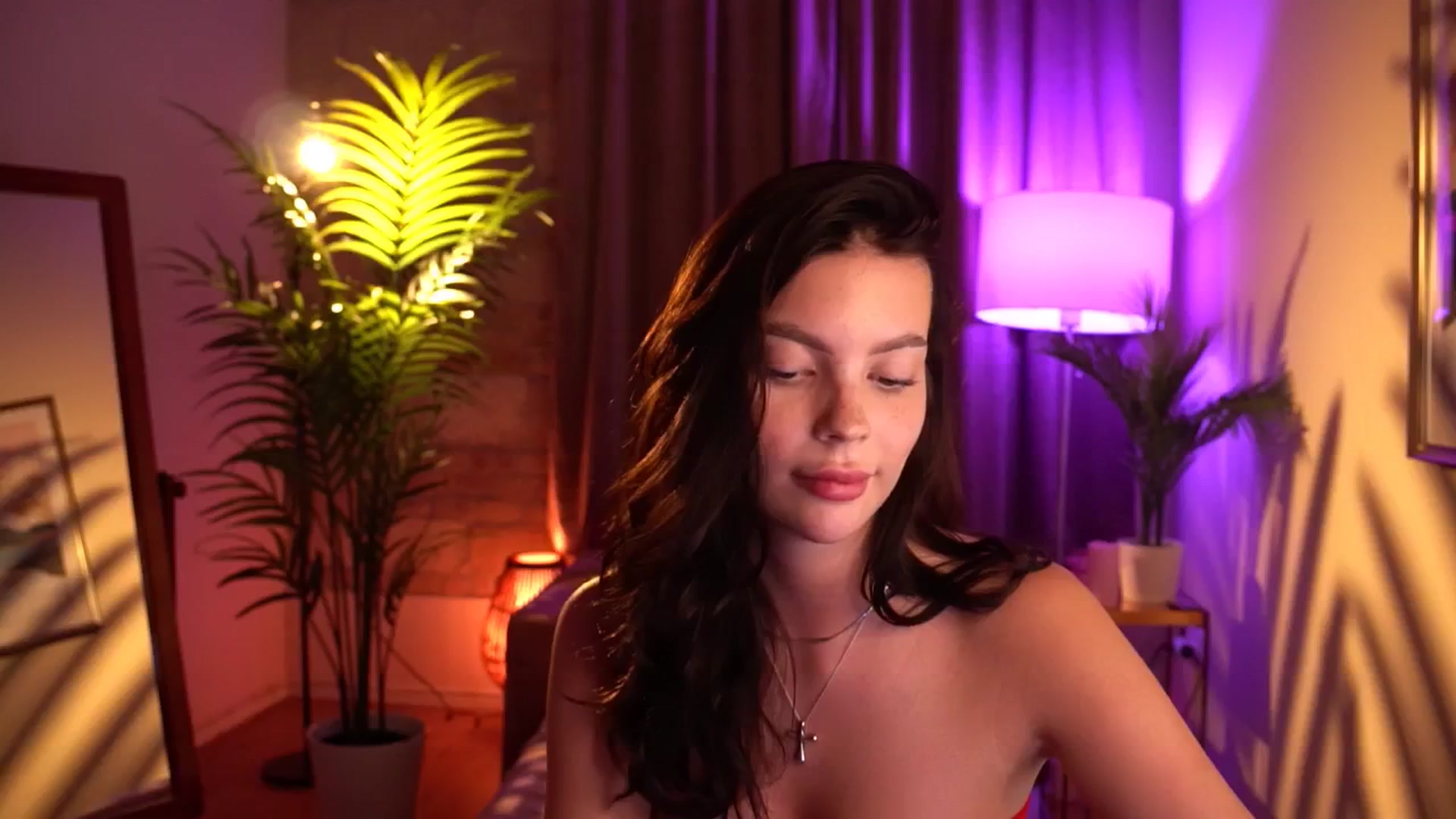 Gallery image thumbnail from hollydollly_'s myfreecams stream on, 06/04/2024, 24:17 image 5 of 20