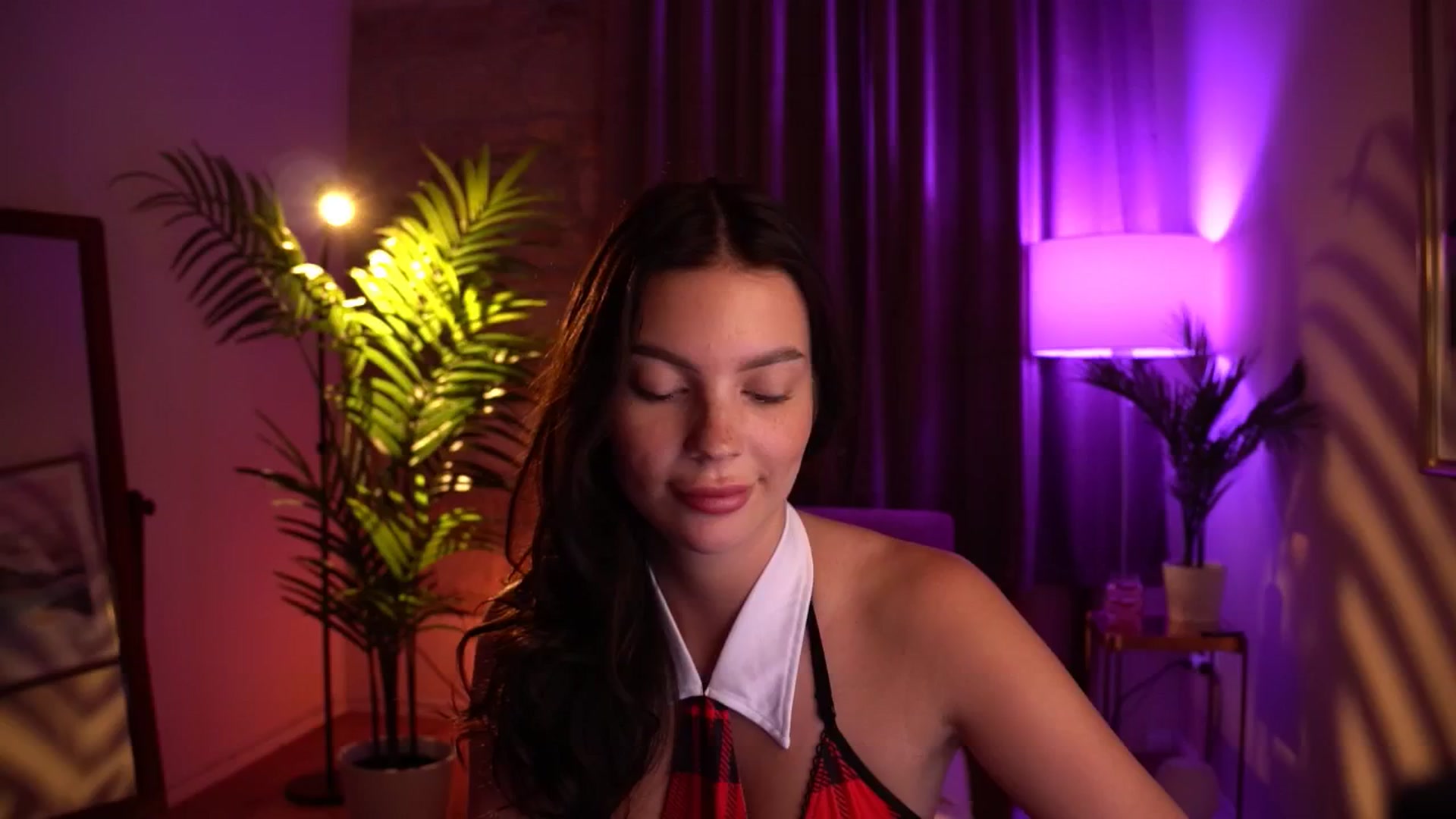 Gallery image thumbnail from hollydollly_'s myfreecams stream on, 06/08/2024, 23:38 image 15 of 20