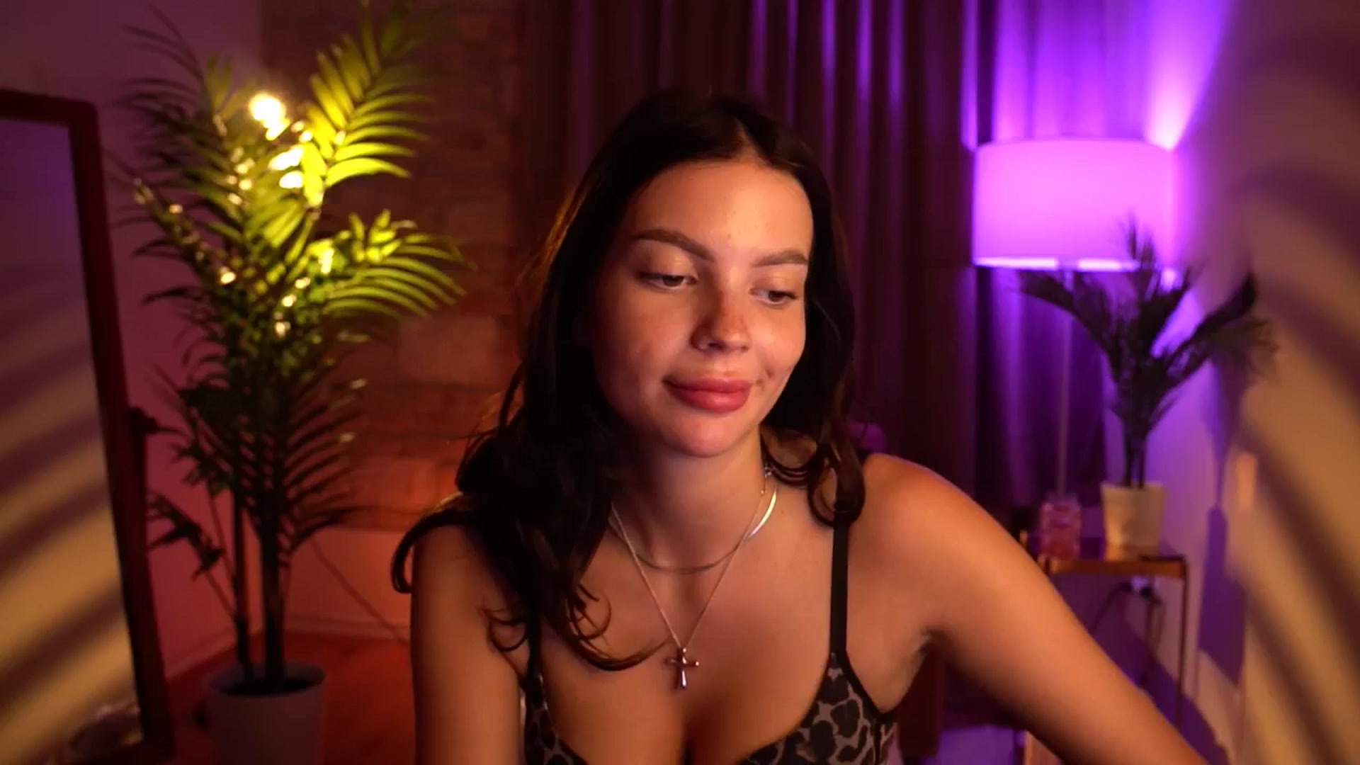 Gallery image thumbnail from hollydollly_'s myfreecams stream on, 06/09/2024, 21:19 image 12 of 20