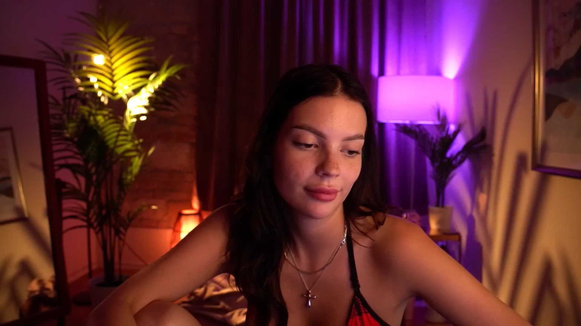 Gallery image thumbnail from hollydollly_'s myfreecams stream on, 06/14/2024, 24:03 image 5 of 20