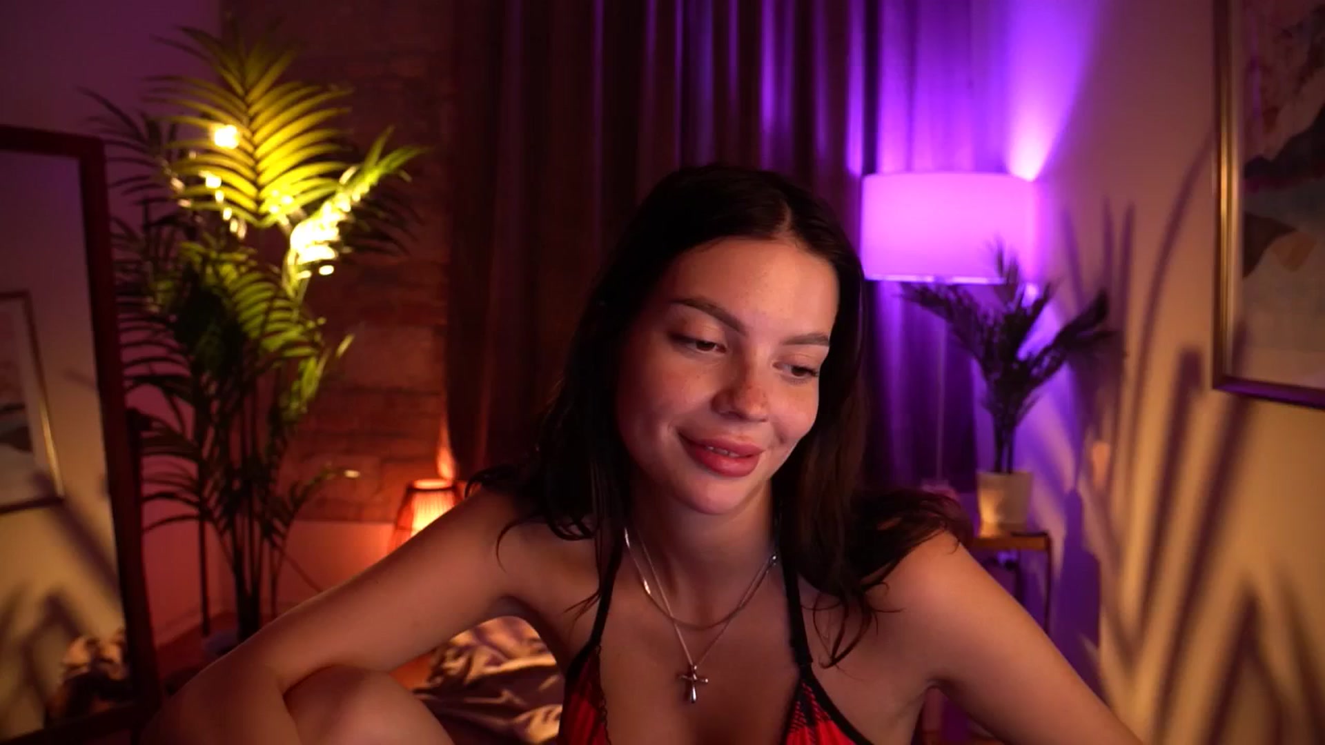 Gallery image thumbnail from hollydollly_'s myfreecams stream on, 06/14/2024, 24:03 image 3 of 20