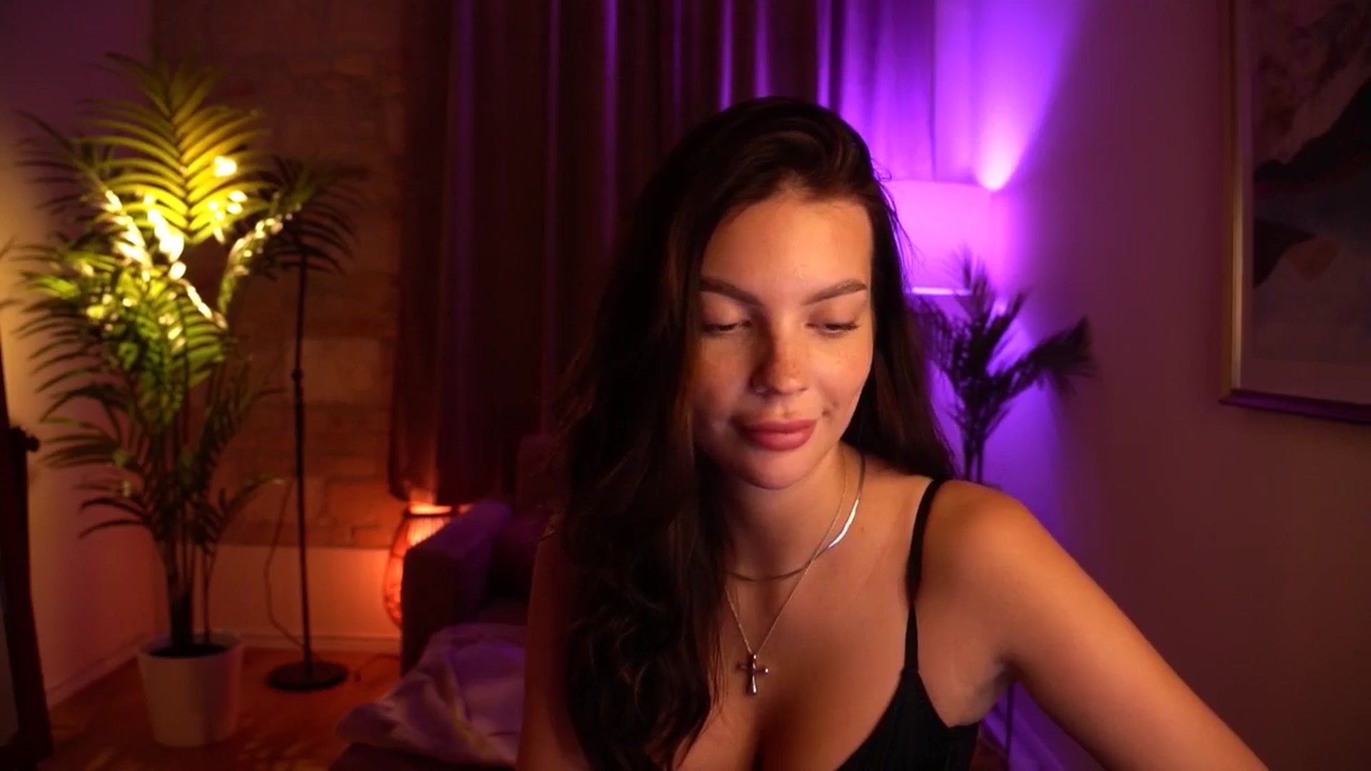 Gallery image thumbnail from hollydollly_'s myfreecams stream on, 06/15/2024, 22:11 image 12 of 20