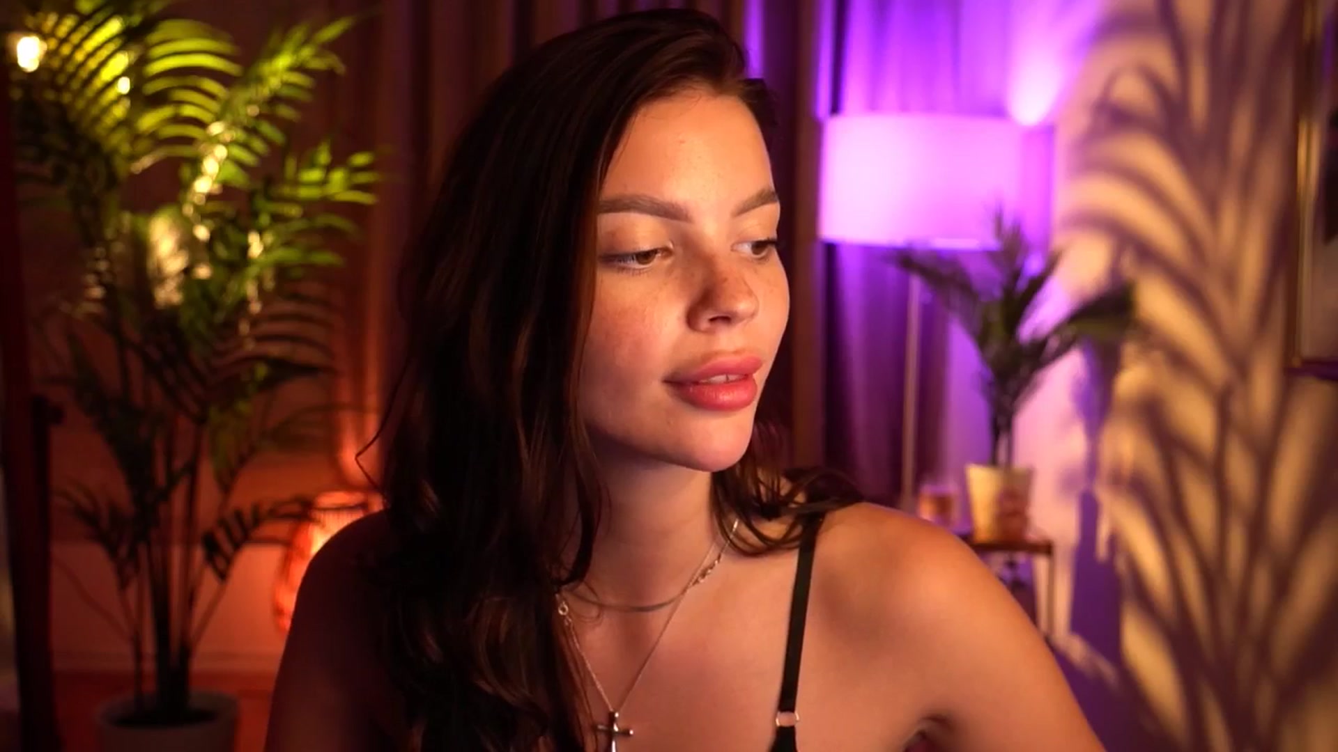 Gallery image thumbnail from hollydollly_'s myfreecams stream on, 06/20/2024, 16:53 image 19 of 20