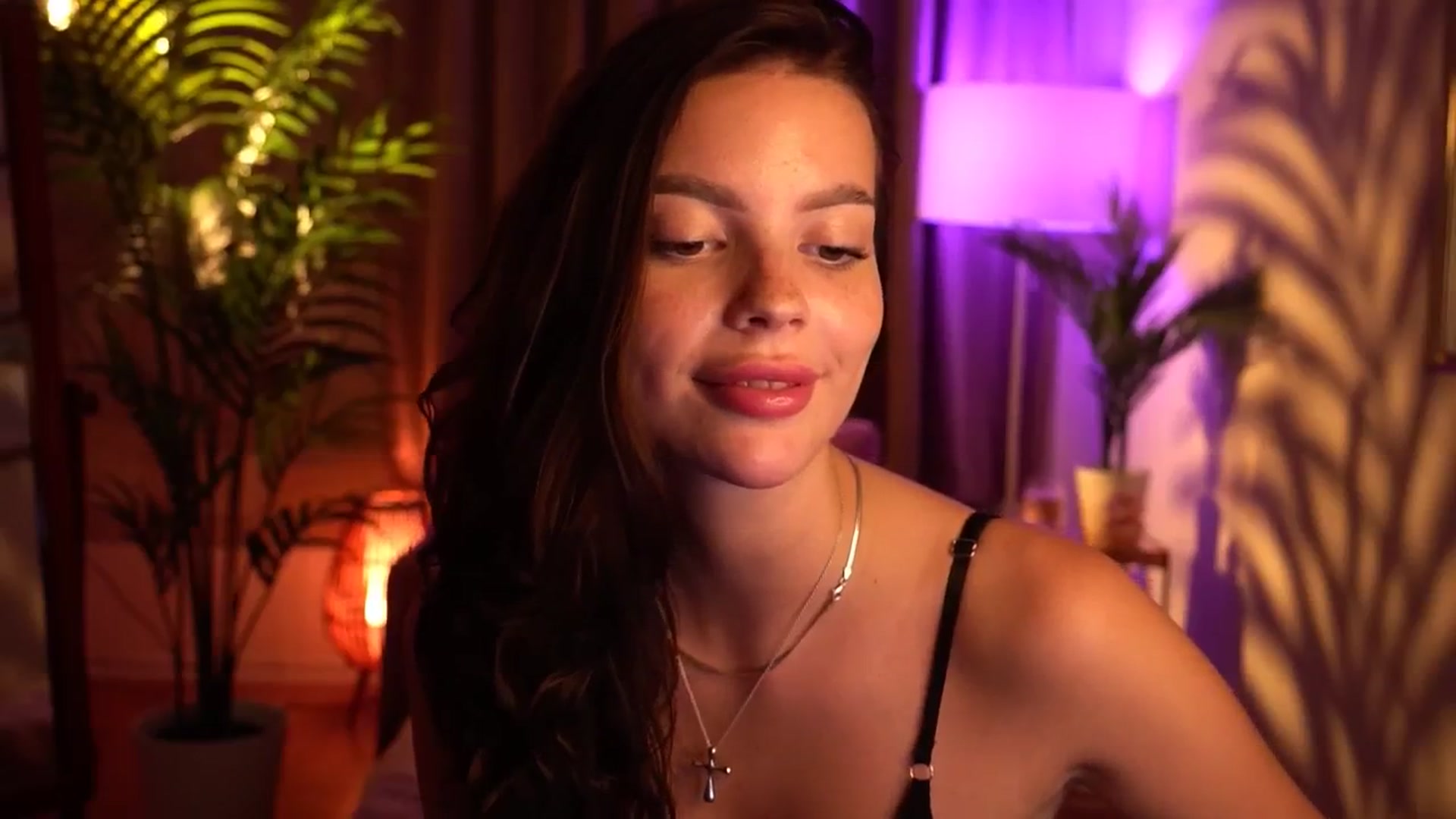 Gallery image thumbnail from hollydollly_'s myfreecams stream on, 06/20/2024, 16:53 image 6 of 20