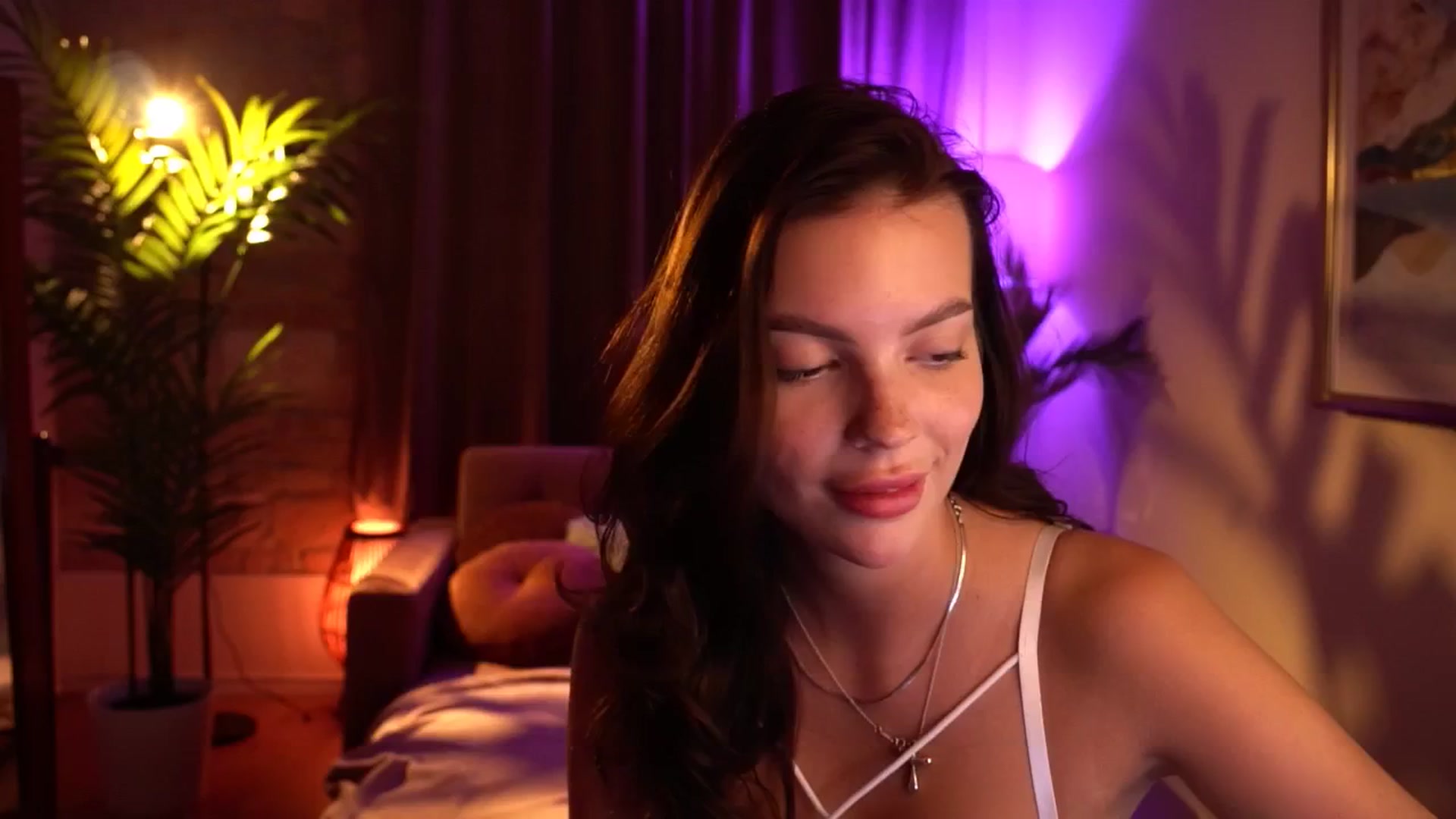 Gallery image thumbnail from hollydollly_'s myfreecams stream on, 06/22/2024, 19:36 image 18 of 20