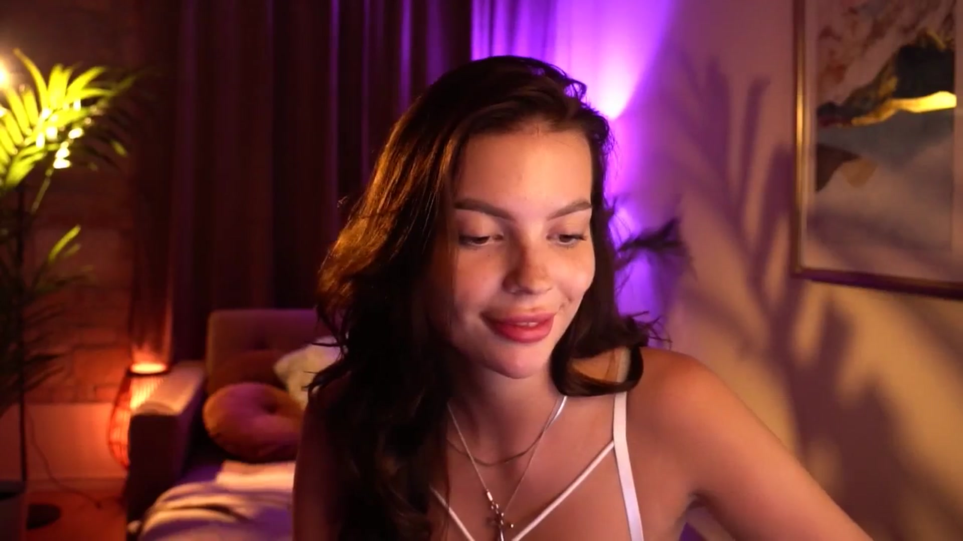 Gallery image thumbnail from hollydollly_'s myfreecams stream on, 06/22/2024, 22:38 image 15 of 20