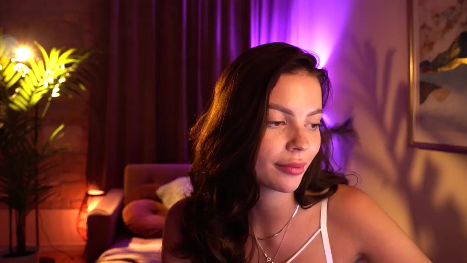 Gallery image thumbnail from hollydollly_'s myfreecams stream on, 06/22/2024, 22:38 image 12 of 20