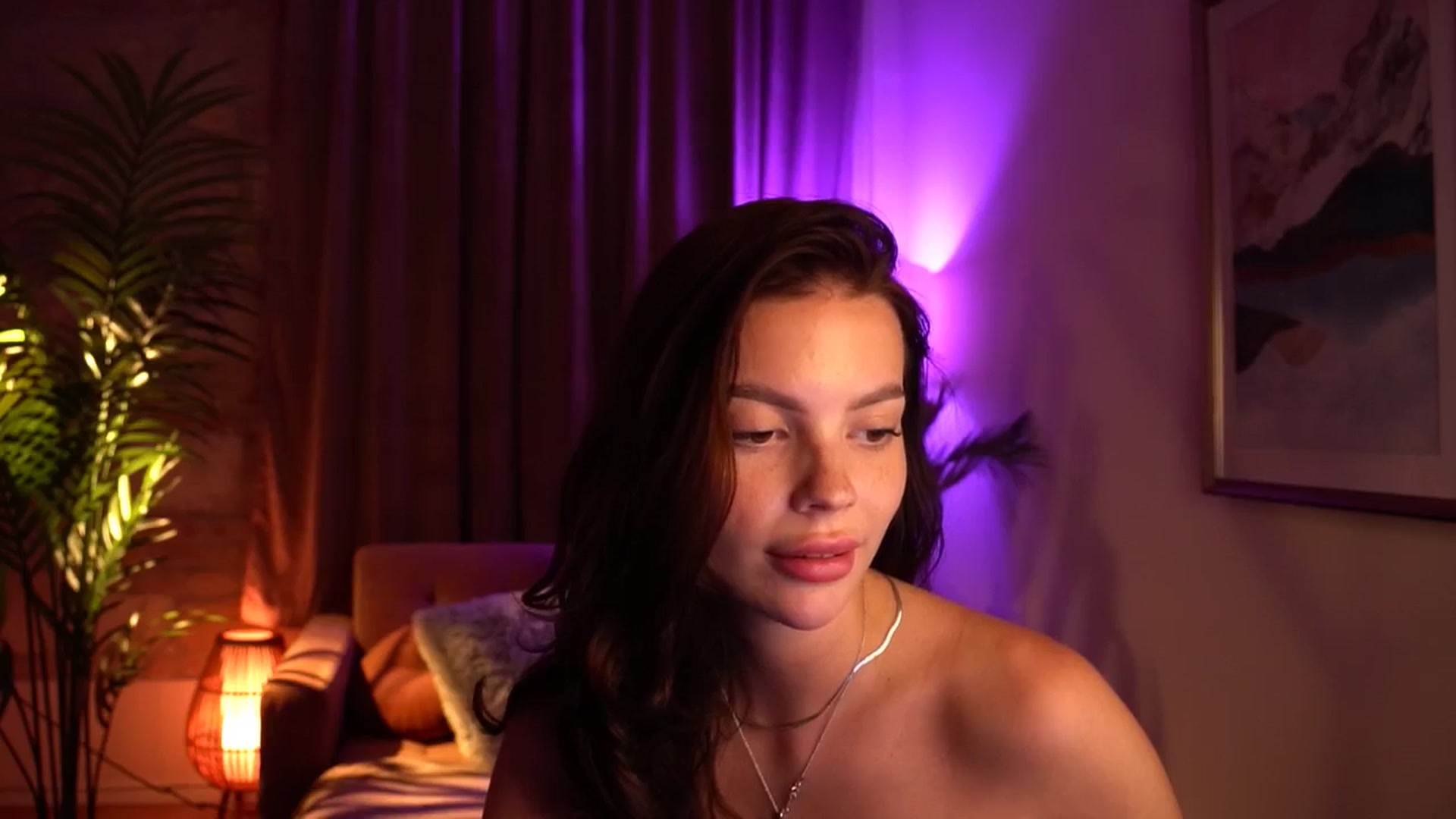 Gallery image thumbnail from hollydollly_'s myfreecams stream on, 06/26/2024, 21:50 image 14 of 20
