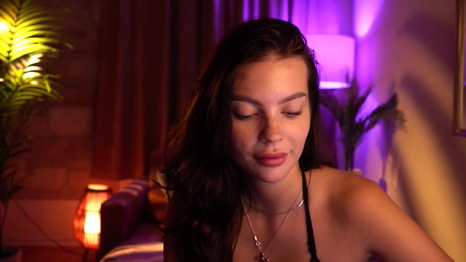 Gallery image thumbnail from hollydollly_'s myfreecams stream on, 06/29/2024, 17:02 image 19 of 20