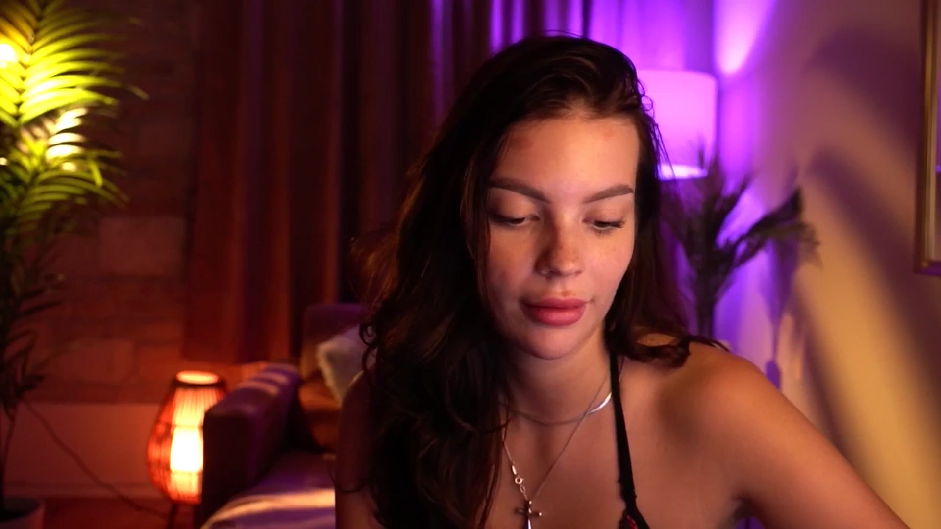 Gallery image thumbnail from hollydollly_'s myfreecams stream on, 06/29/2024, 17:02 image 20 of 20