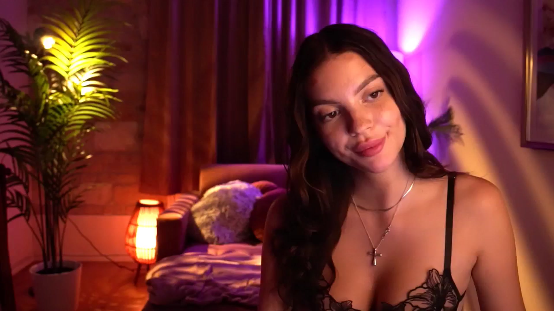 Gallery image thumbnail from hollydollly_'s myfreecams stream on, 06/30/2024, 22:03 image 1 of 20
