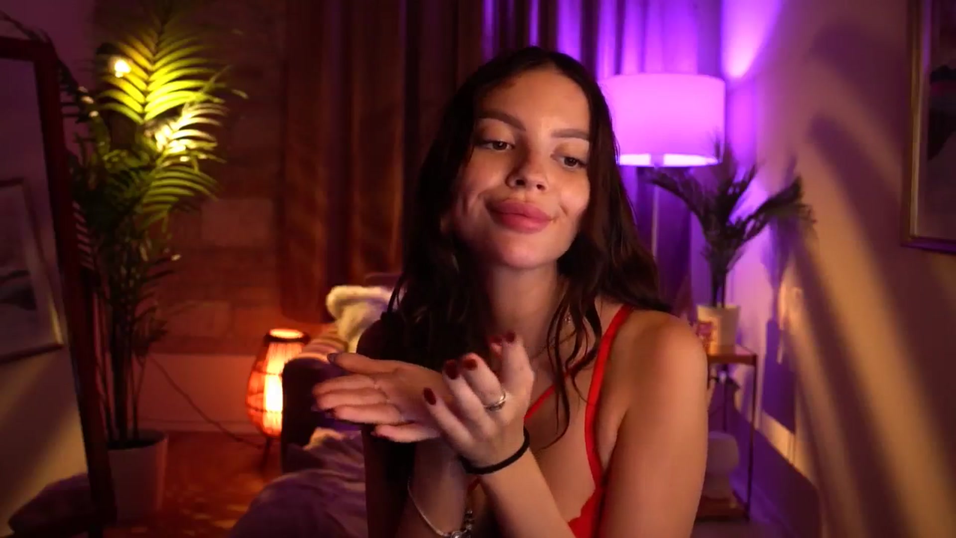 Gallery image thumbnail from hollydollly_'s myfreecams stream on, 07/01/2024, 20:21 image 13 of 20