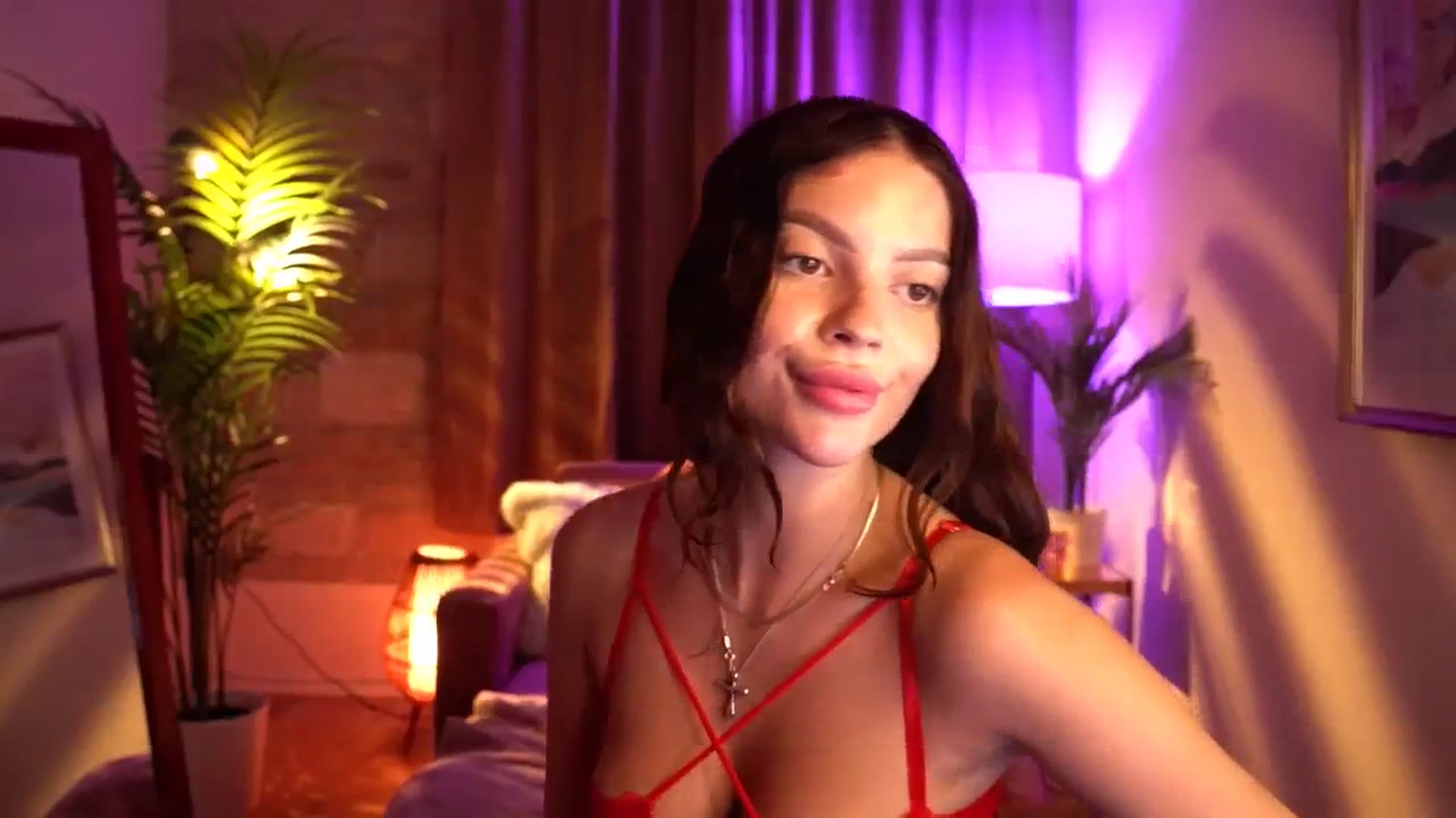 Gallery image thumbnail from hollydollly_'s myfreecams stream on, 07/01/2024, 20:21 image 18 of 20