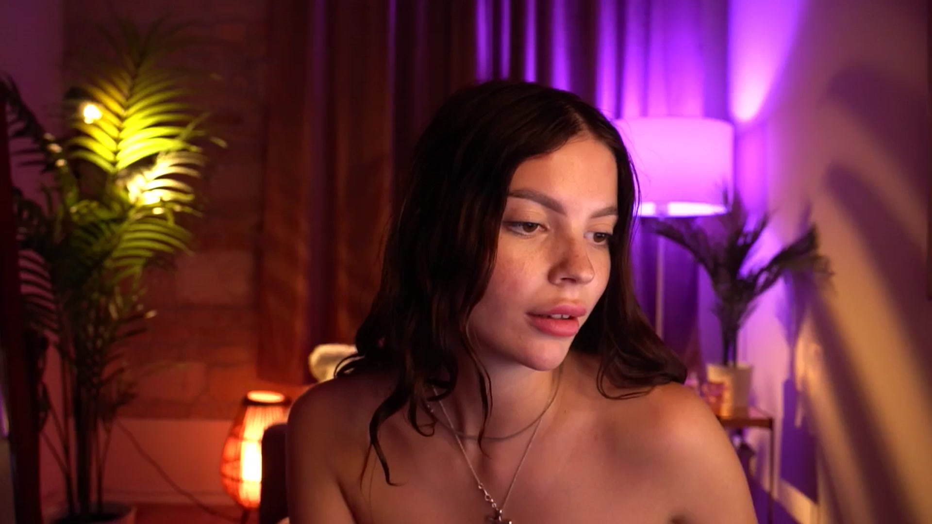 Gallery image thumbnail from hollydollly_'s myfreecams stream on, 07/01/2024, 23:13 image 17 of 20
