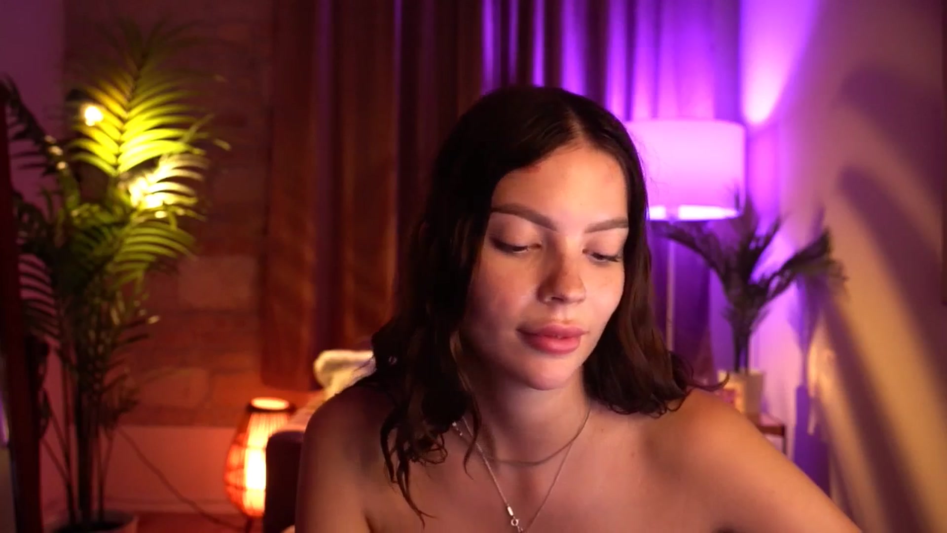 Gallery image thumbnail from hollydollly_'s myfreecams stream on, 07/01/2024, 23:13 image 18 of 20