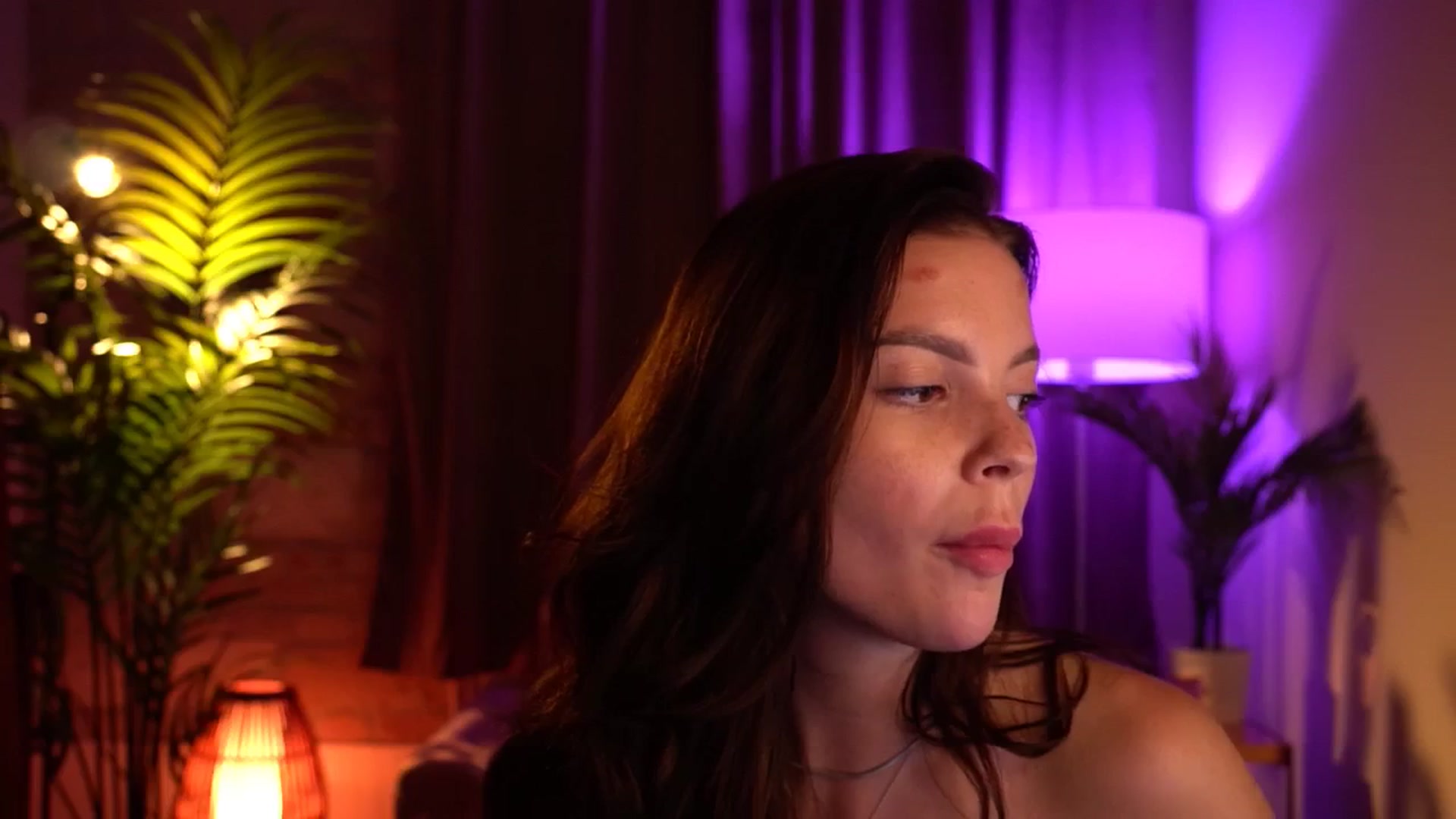 Gallery image thumbnail from hollydollly_'s myfreecams stream on, 07/02/2024, 21:21 image 15 of 20