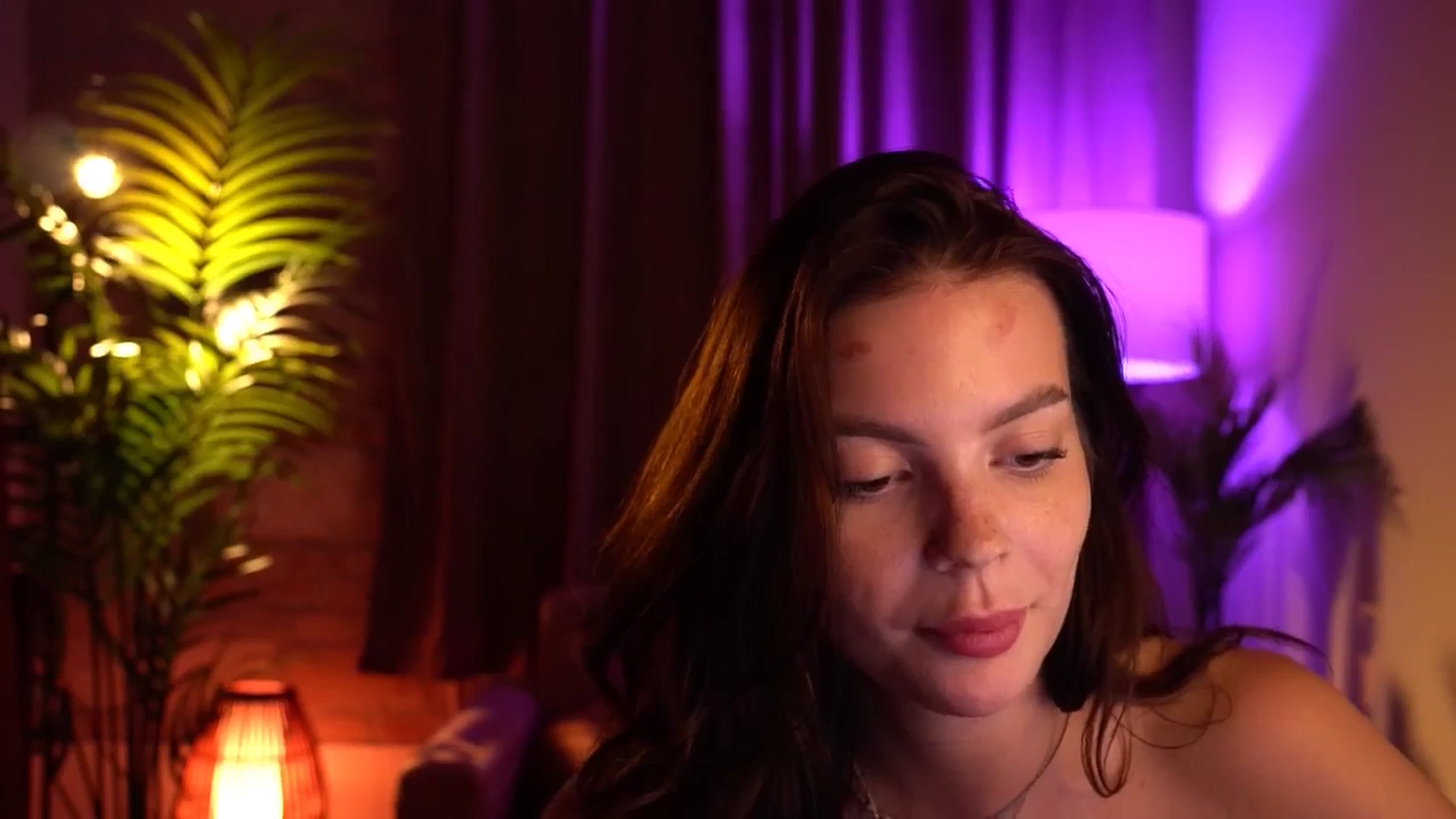 Gallery image thumbnail from hollydollly_'s myfreecams stream on, 07/02/2024, 21:21 image 16 of 20