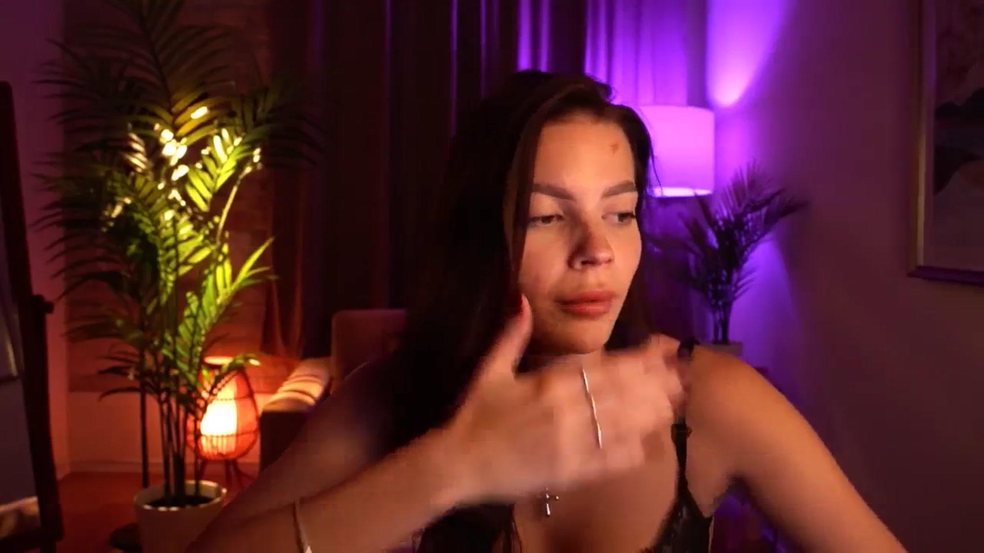 Gallery image thumbnail from hollydollly_'s myfreecams stream on, 07/06/2024, 14:20 image 14 of 20