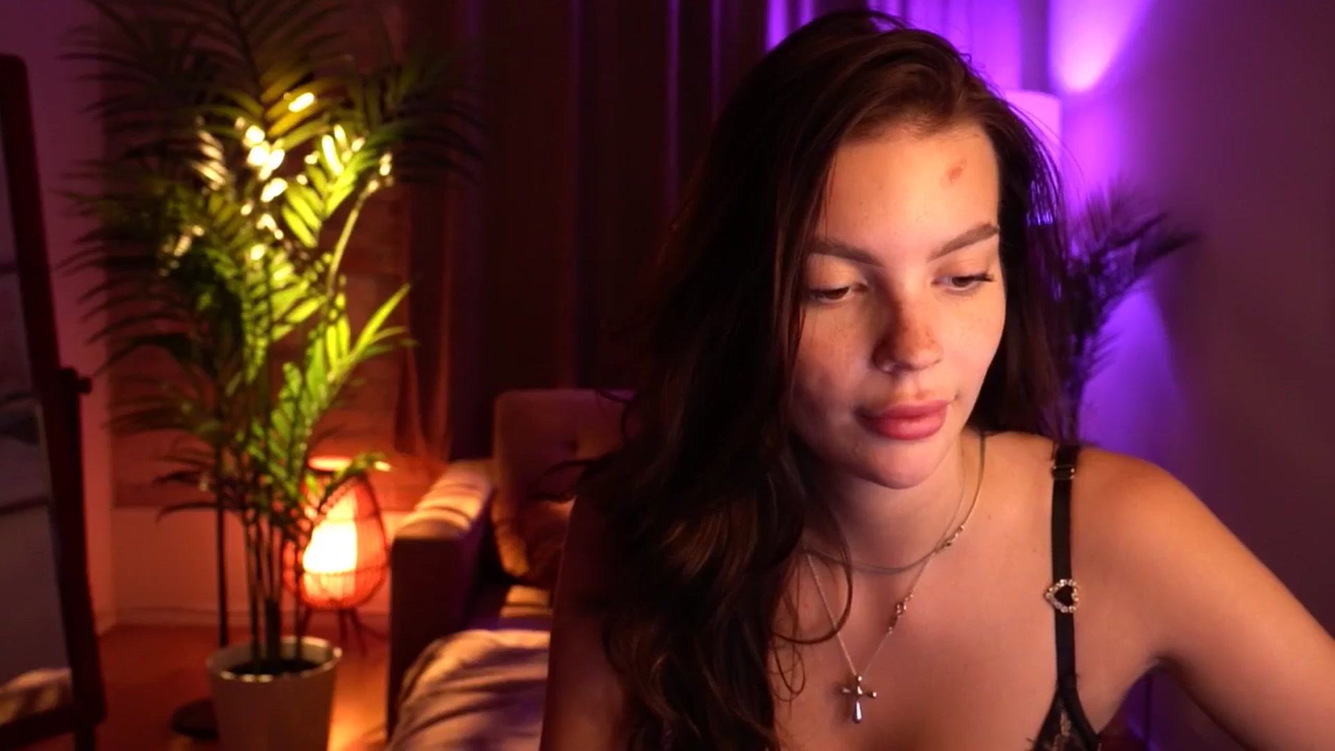 Gallery image thumbnail from hollydollly_'s myfreecams stream on, 07/06/2024, 15:38 image 17 of 20