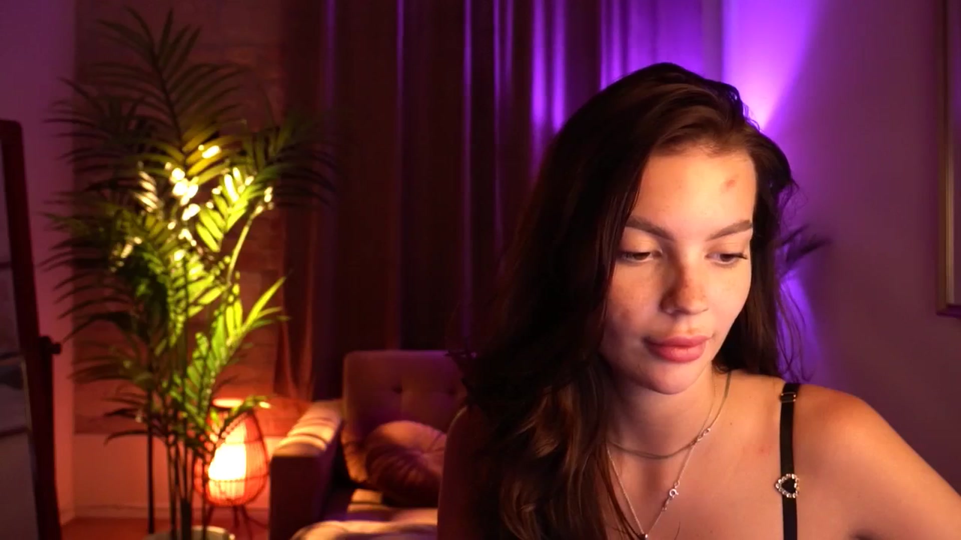 Gallery image thumbnail from hollydollly_'s myfreecams stream on, 07/06/2024, 15:38 image 19 of 20