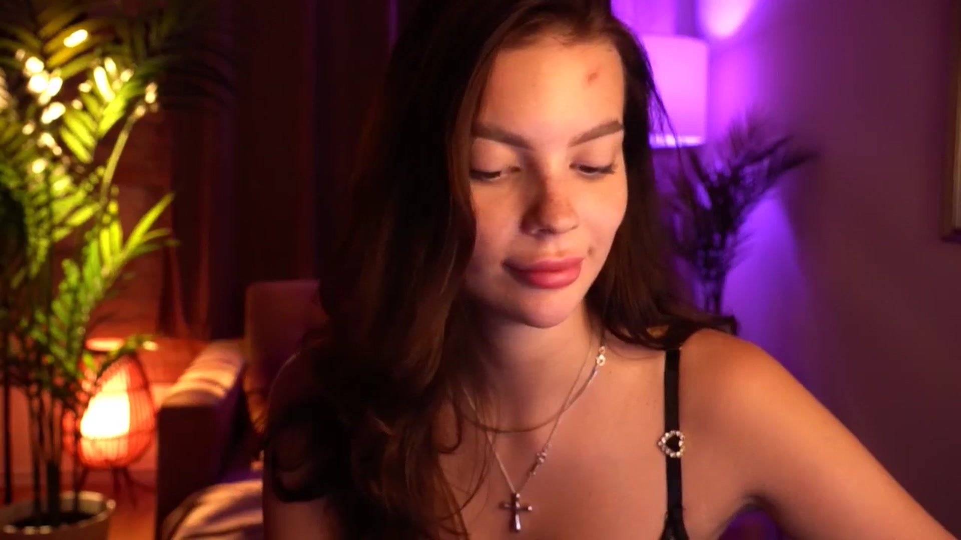 Gallery image thumbnail from hollydollly_'s myfreecams stream on, 07/06/2024, 15:38 image 4 of 20