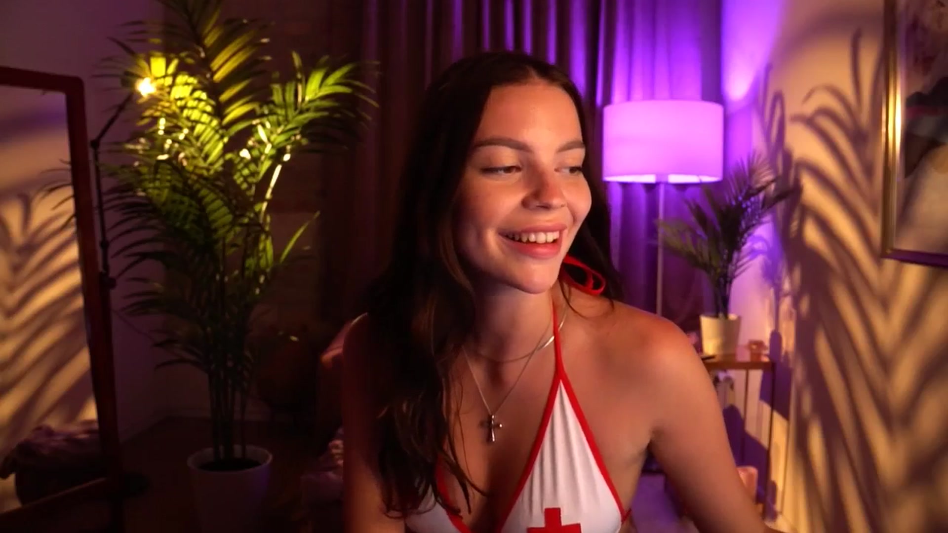 Gallery image thumbnail from hollydollly_'s myfreecams stream on, 07/09/2024, 21:43 image 10 of 20