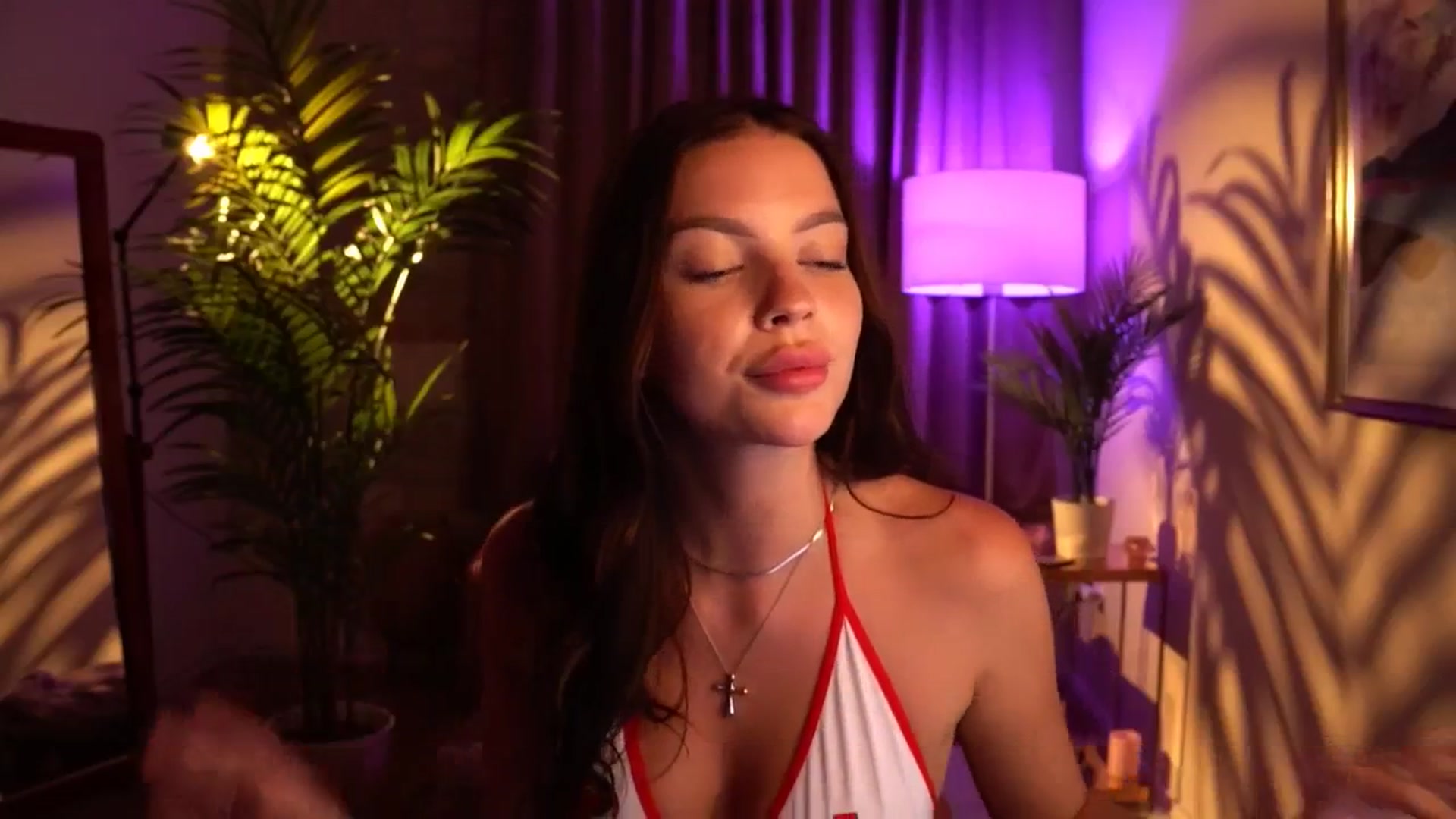 Gallery image thumbnail from hollydollly_'s myfreecams stream on, 07/09/2024, 21:43 image 18 of 20