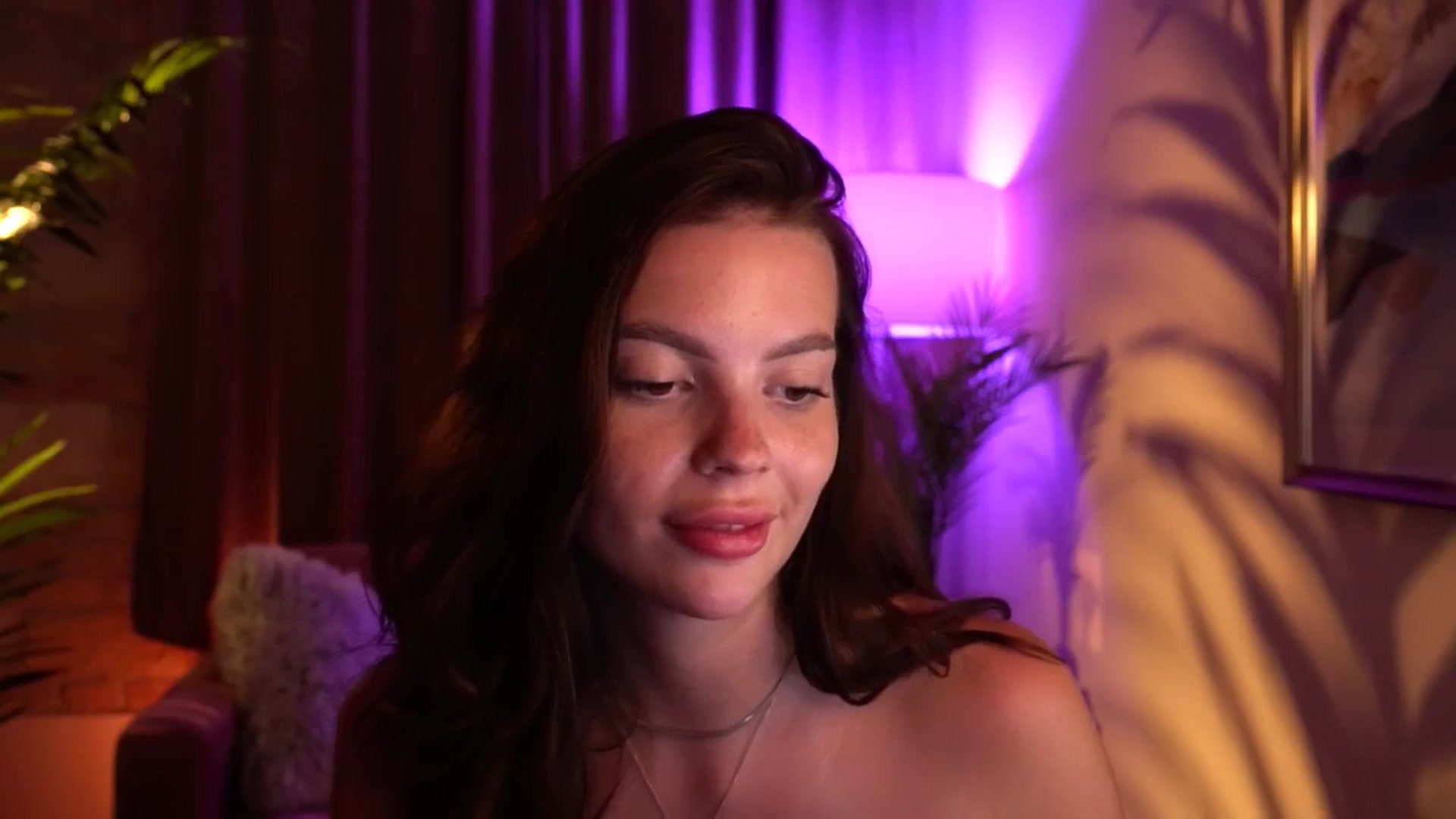Gallery image thumbnail from hollydollly_'s myfreecams stream on, 07/12/2024, 21:05 image 15 of 20