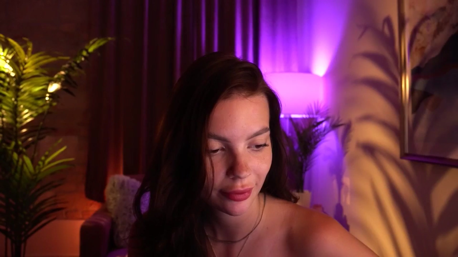Gallery image thumbnail from hollydollly_'s myfreecams stream on, 07/12/2024, 21:05 image 16 of 20
