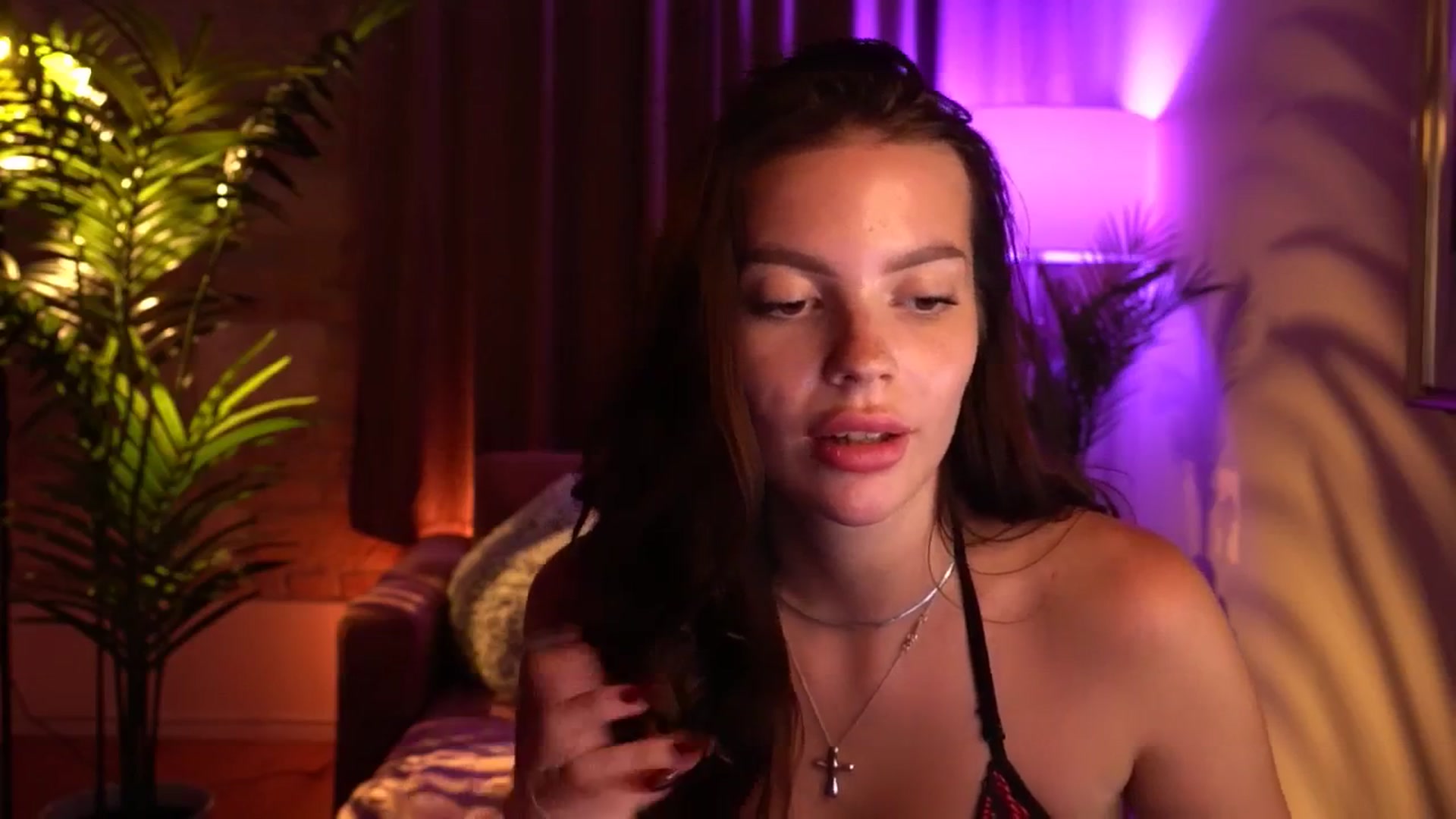 Gallery image thumbnail from hollydollly_'s myfreecams stream on, 07/13/2024, 22:22 image 19 of 20
