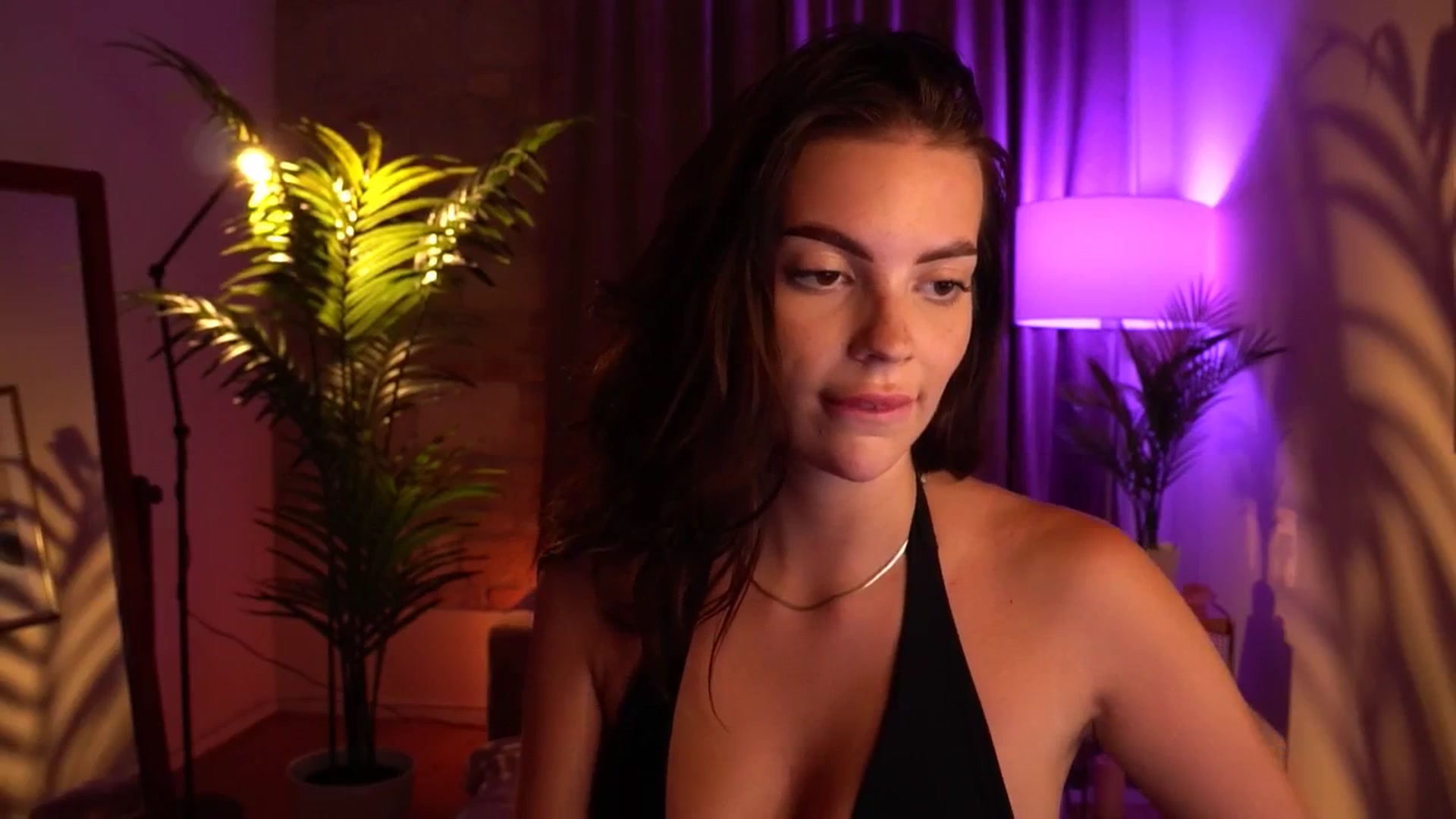 Gallery image thumbnail from hollydollly_'s myfreecams stream on, 07/17/2024, 19:45 image 11 of 20