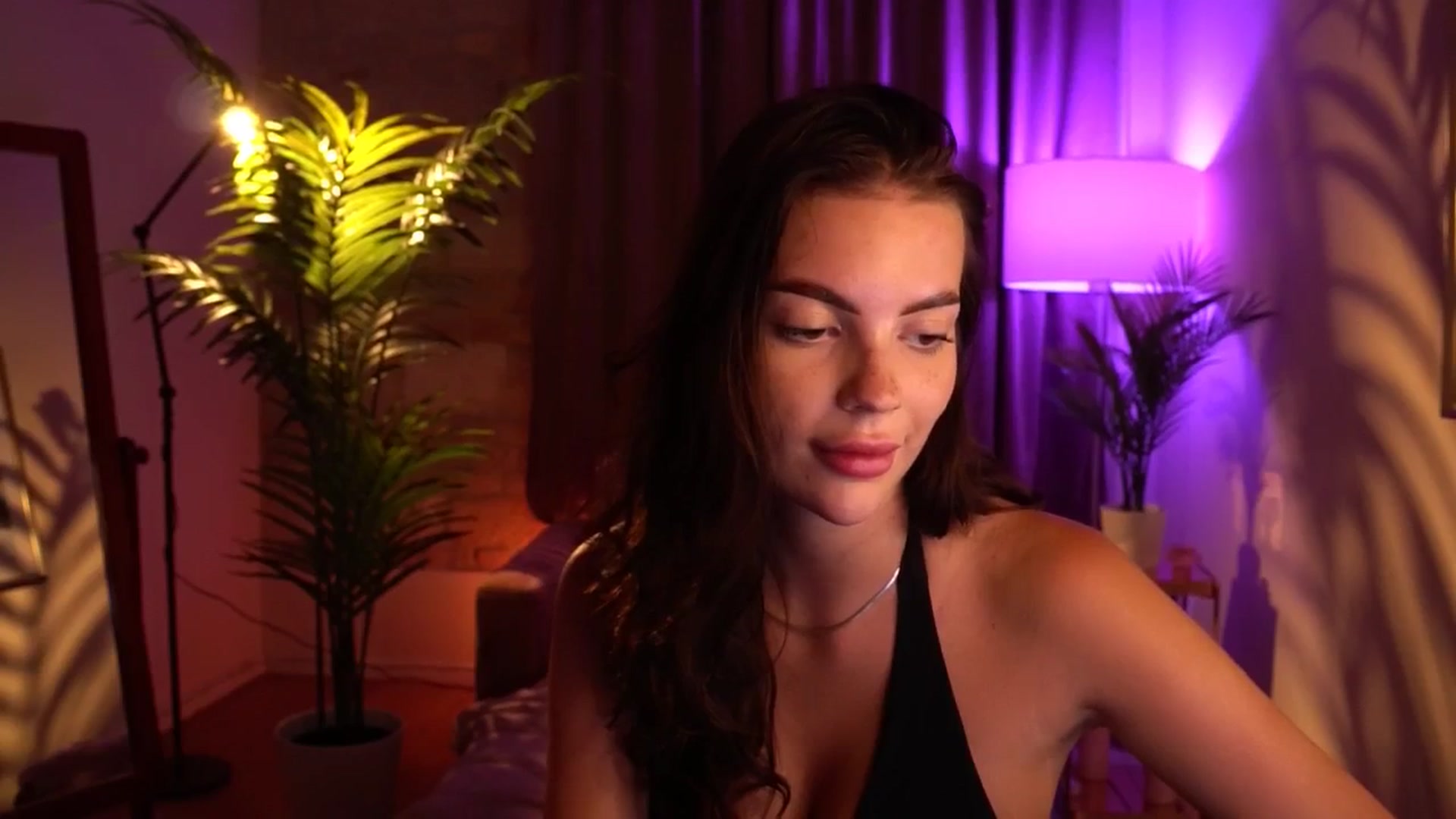 Gallery image thumbnail from hollydollly_'s myfreecams stream on, 07/17/2024, 19:45 image 17 of 20